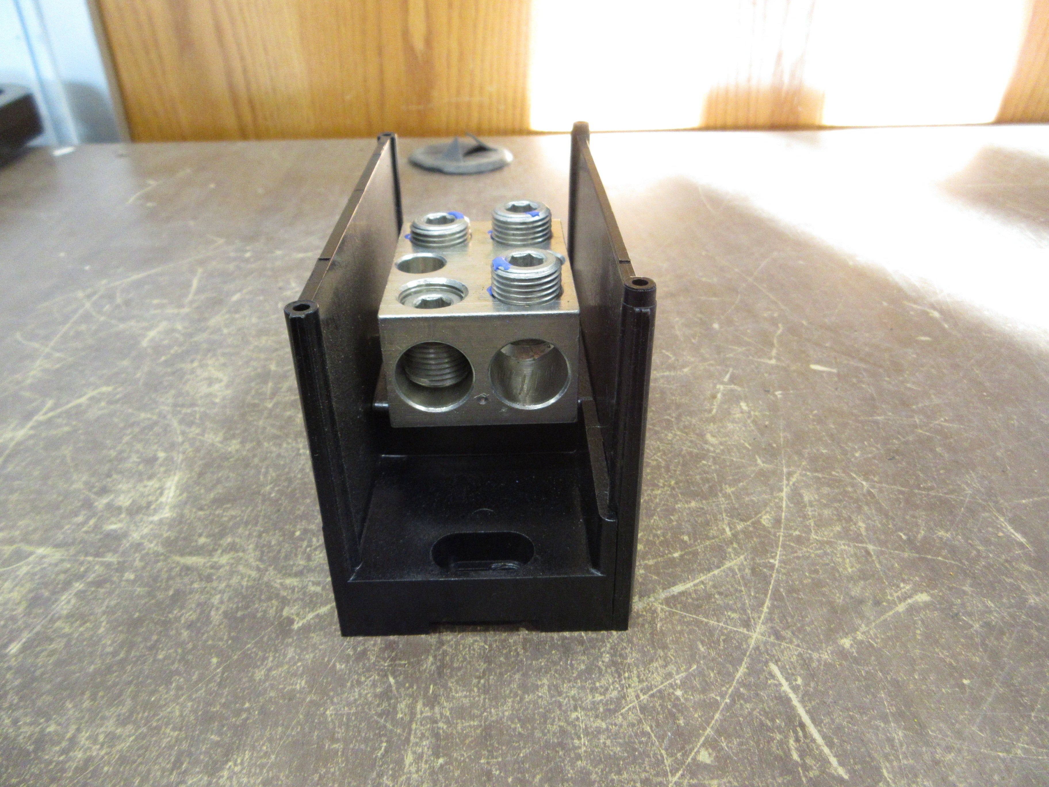 Ferraz Shawmut Power Distribution Block 69092 1P 600V Line: 500-#4 Load: 500-#4