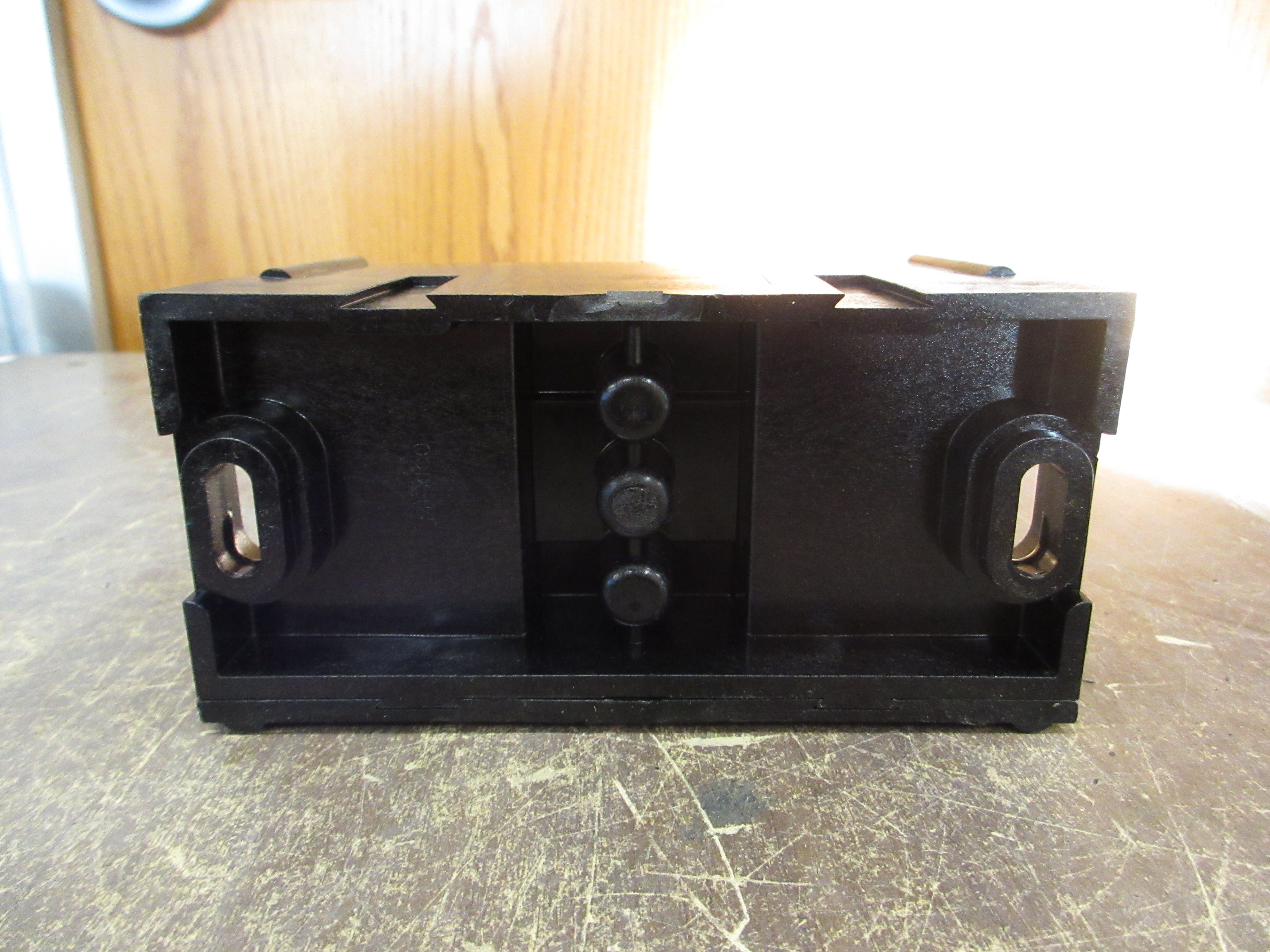 Ferraz Shawmut Power Distribution Block 69092 1P 600V Line: 500-#4 Load: 500-#4