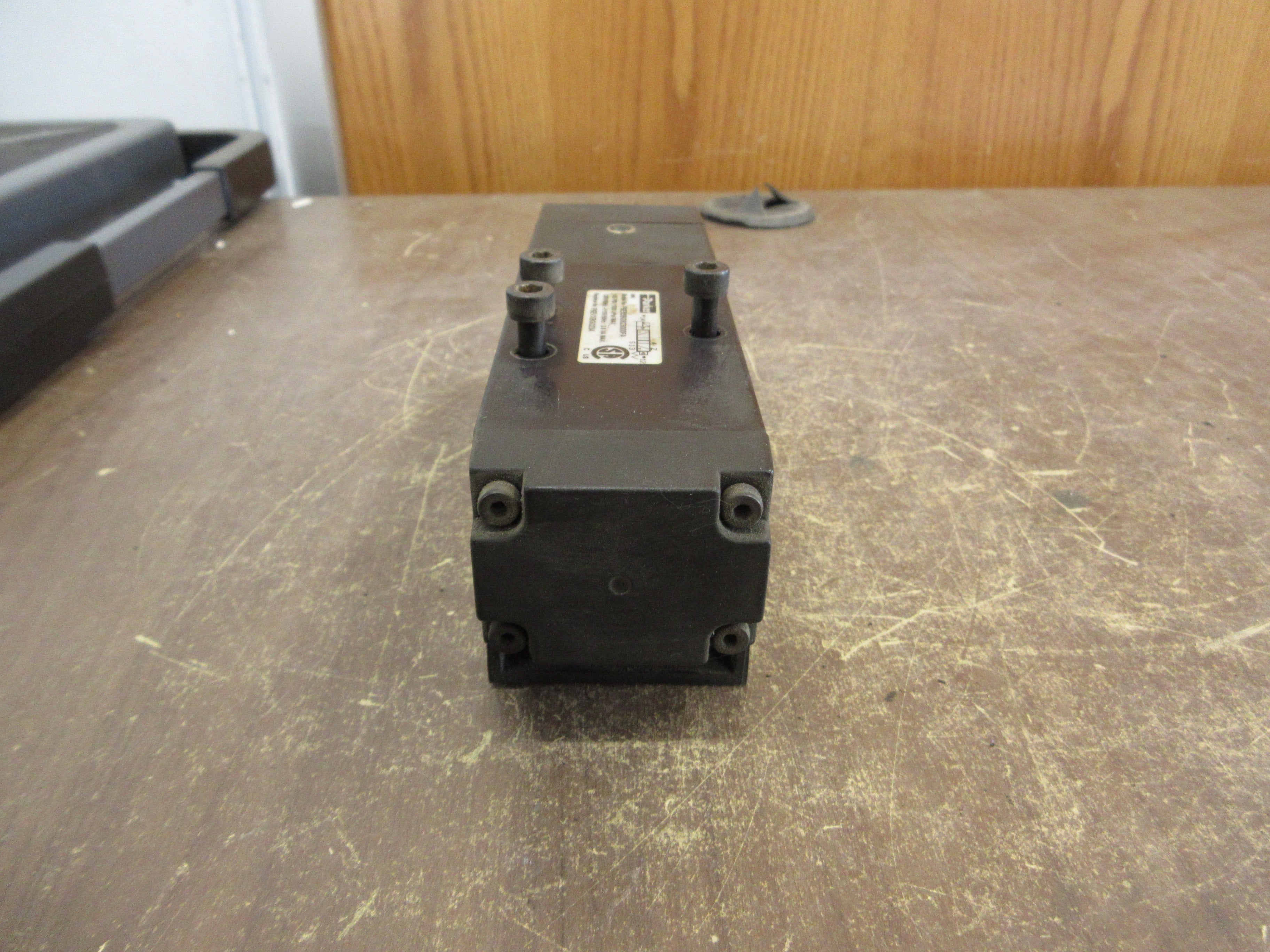 Parker Solenoid Valve F6E55BG923000FA 145PSI 120V Used