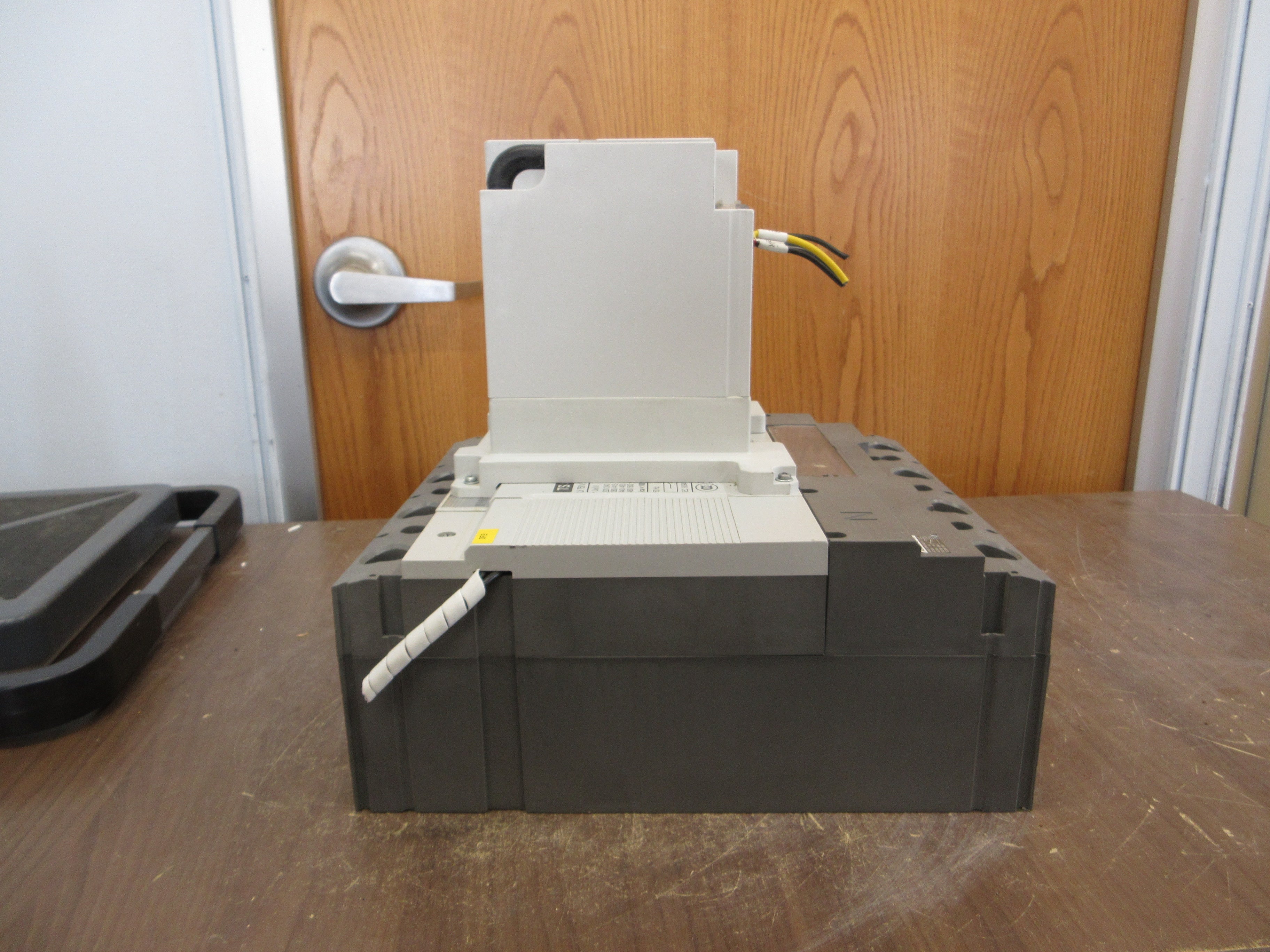 LS Actuated Circuit Breaker TS 800N / MOP-4 800A 480V w/ Electric Operator Used