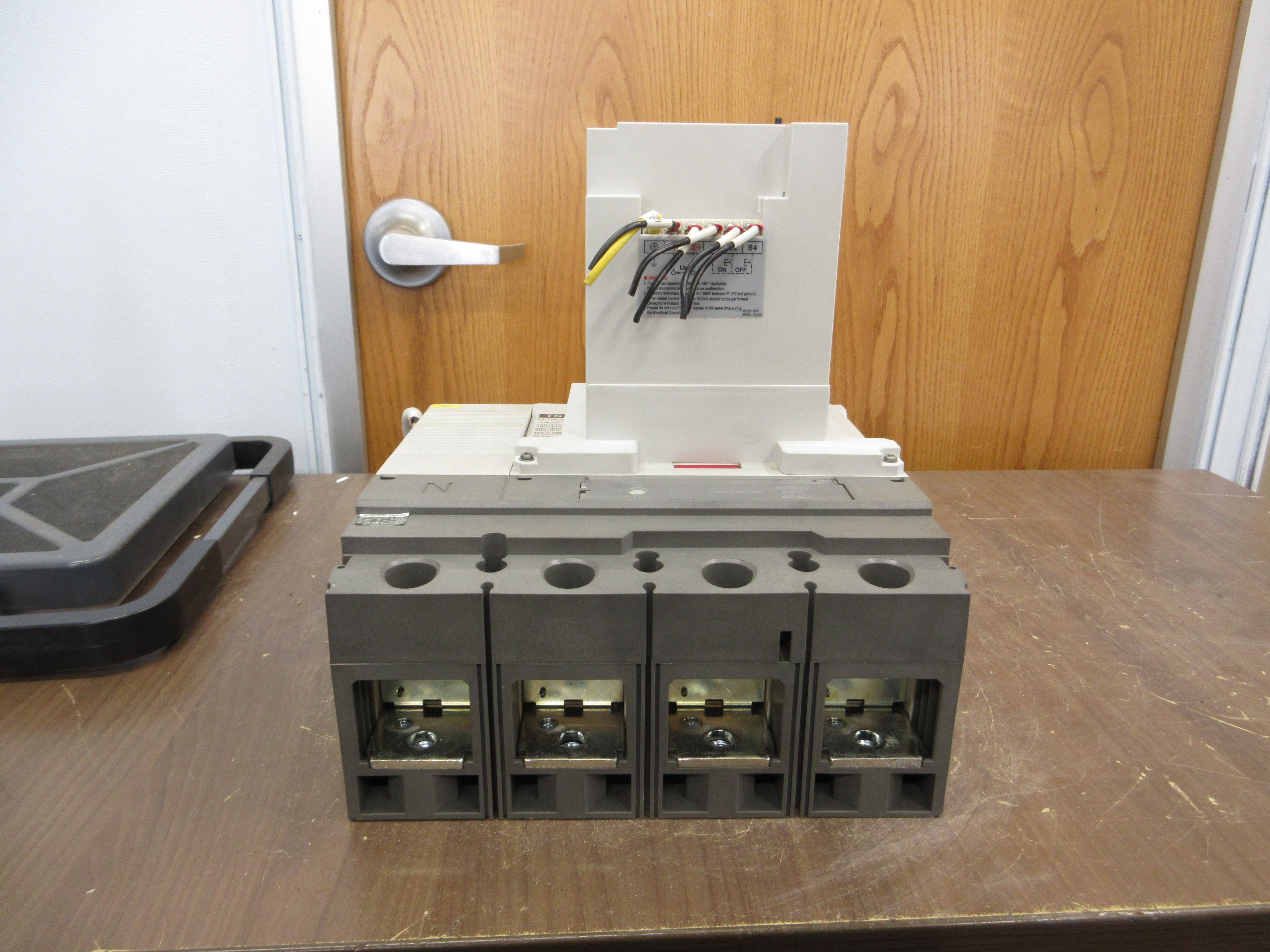 LS Actuated Circuit Breaker TS 800N / MOP-4 800A 480V w/ Electric Operator Used