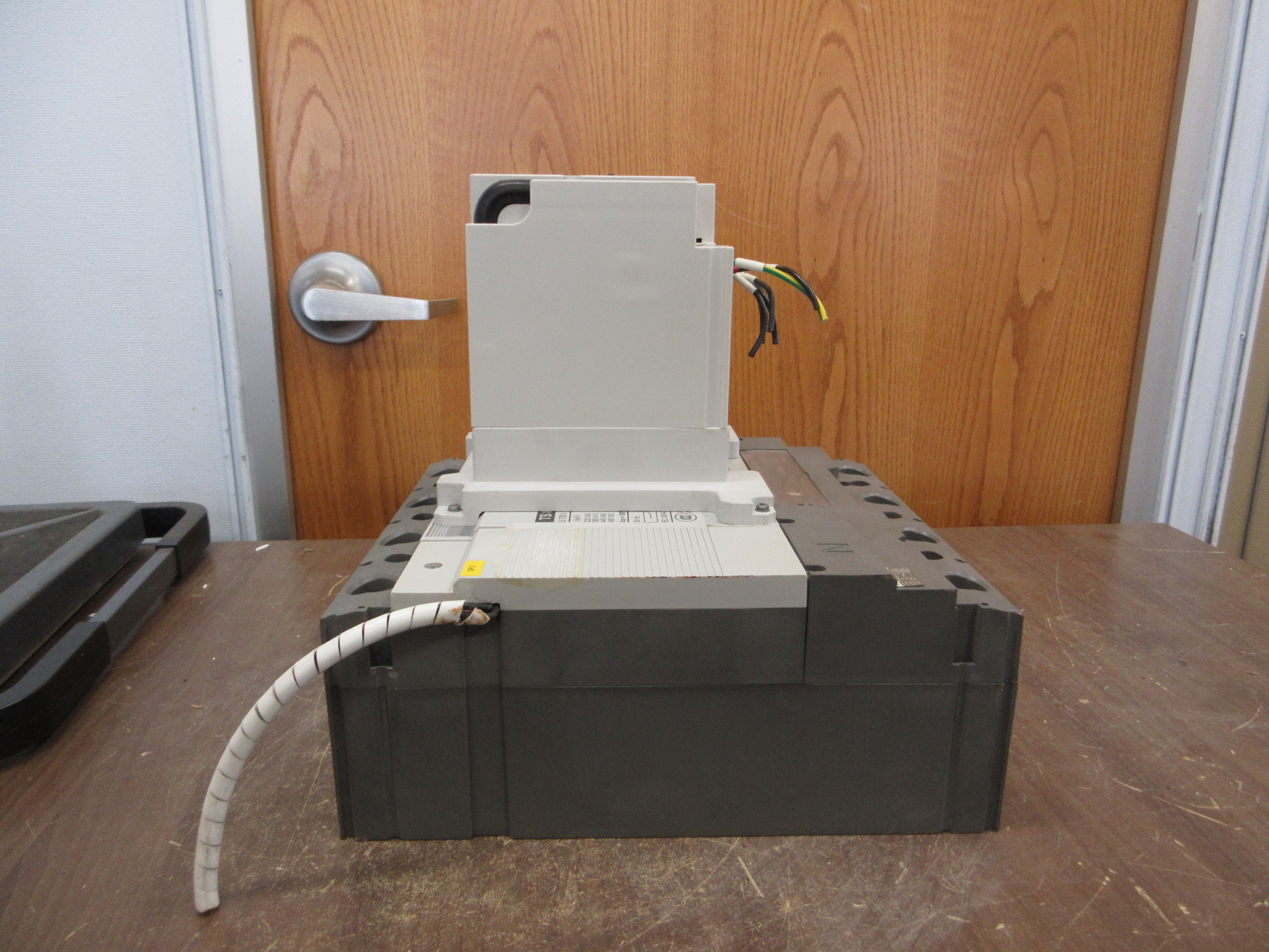 LS Actuated Circuit Breaker TS 800N / MOP-4 800A 480V w/ Electric Operator Used