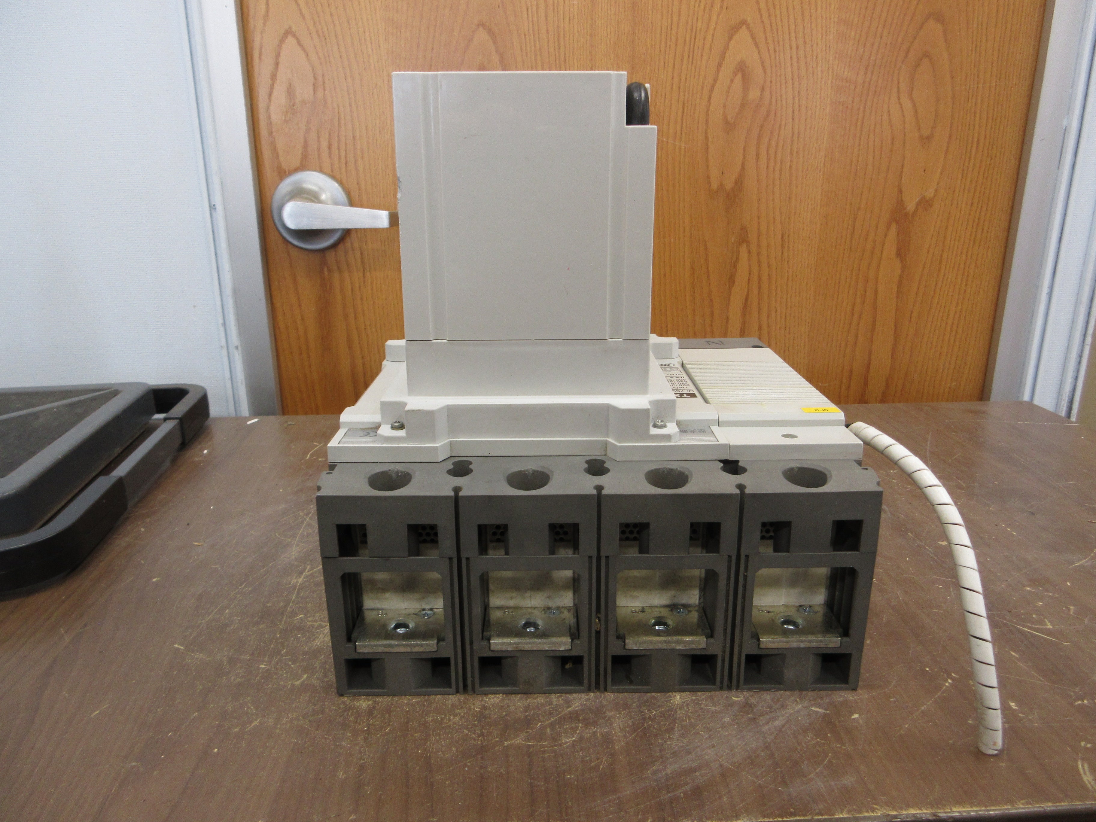 LS Actuated Circuit Breaker TS 800N / MOP-4 800A 480V w/ Electric Operator Used