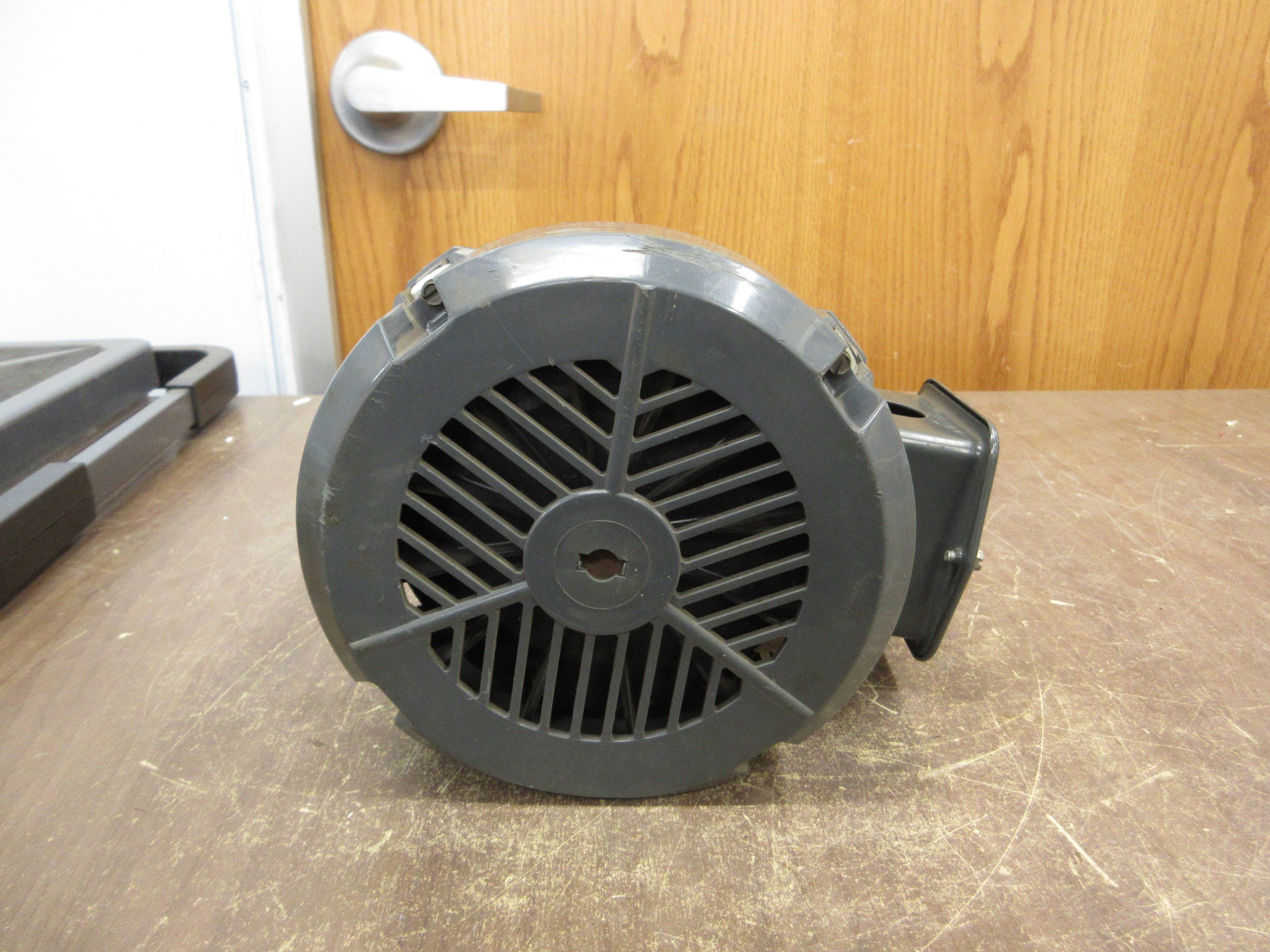 GE AC Motor 5K36PNB116A 3/4HP 1800RPM 208-230/460V 2.8/1.4A 3Ph 60Hz Used