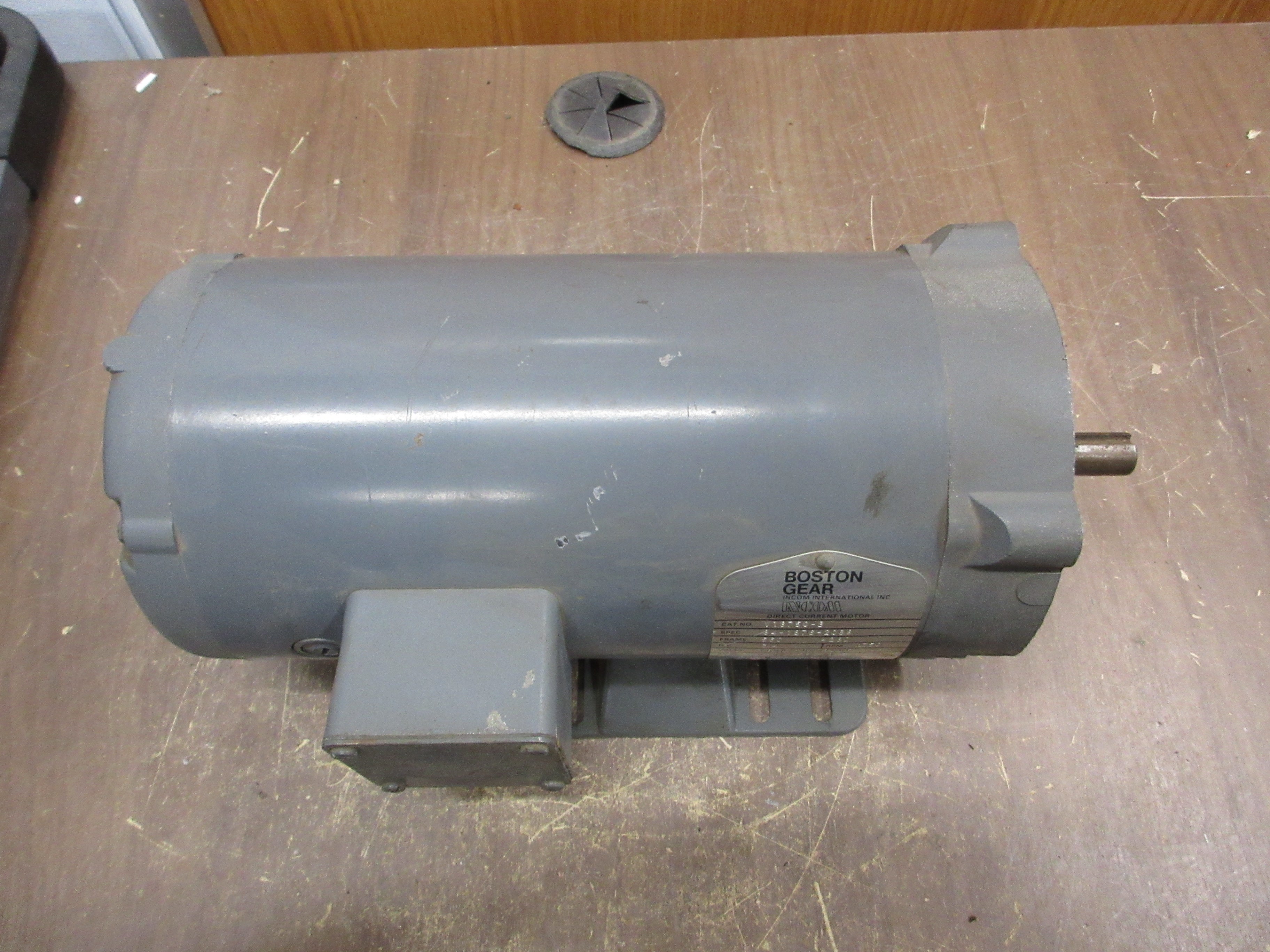 Boston Gear DC Motor V18750-B 3/4HP 1800RPM 1800/200/100V 3.9/0.3/0.6A Used