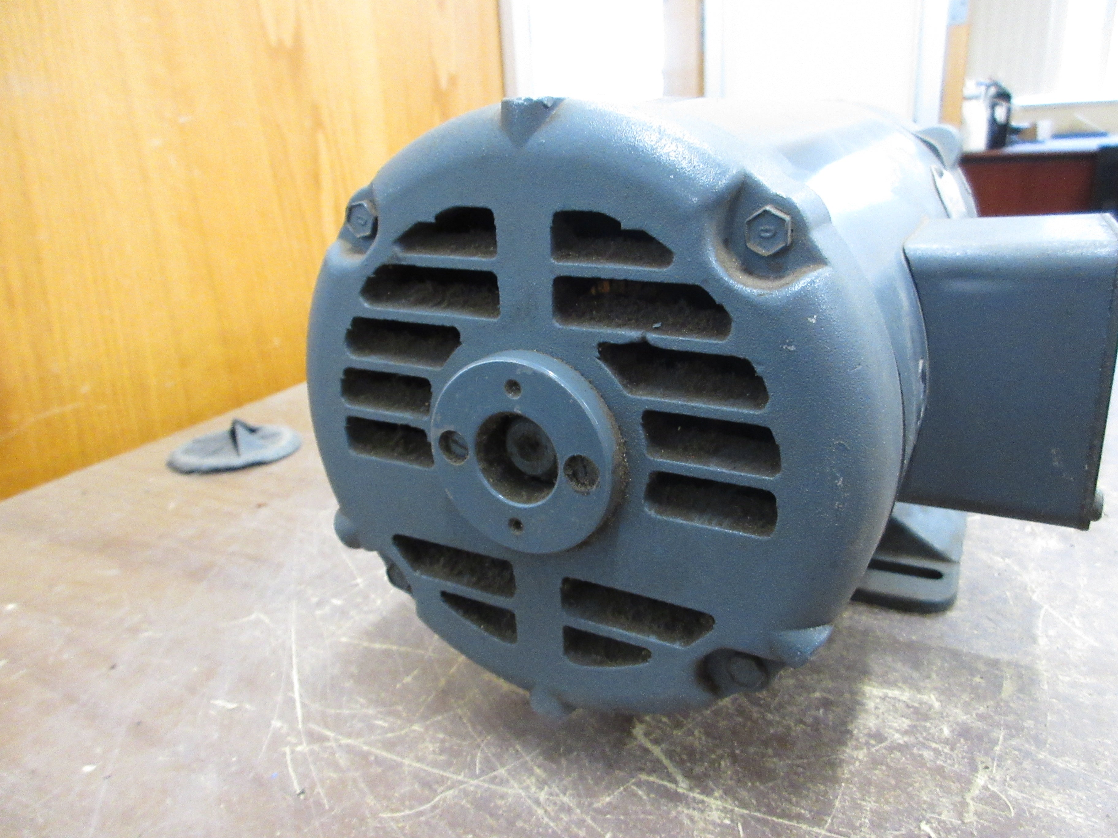 Boston Gear DC Motor V18750-B 3/4HP 1800RPM 1800/200/100V 3.9/0.3/0.6A Used