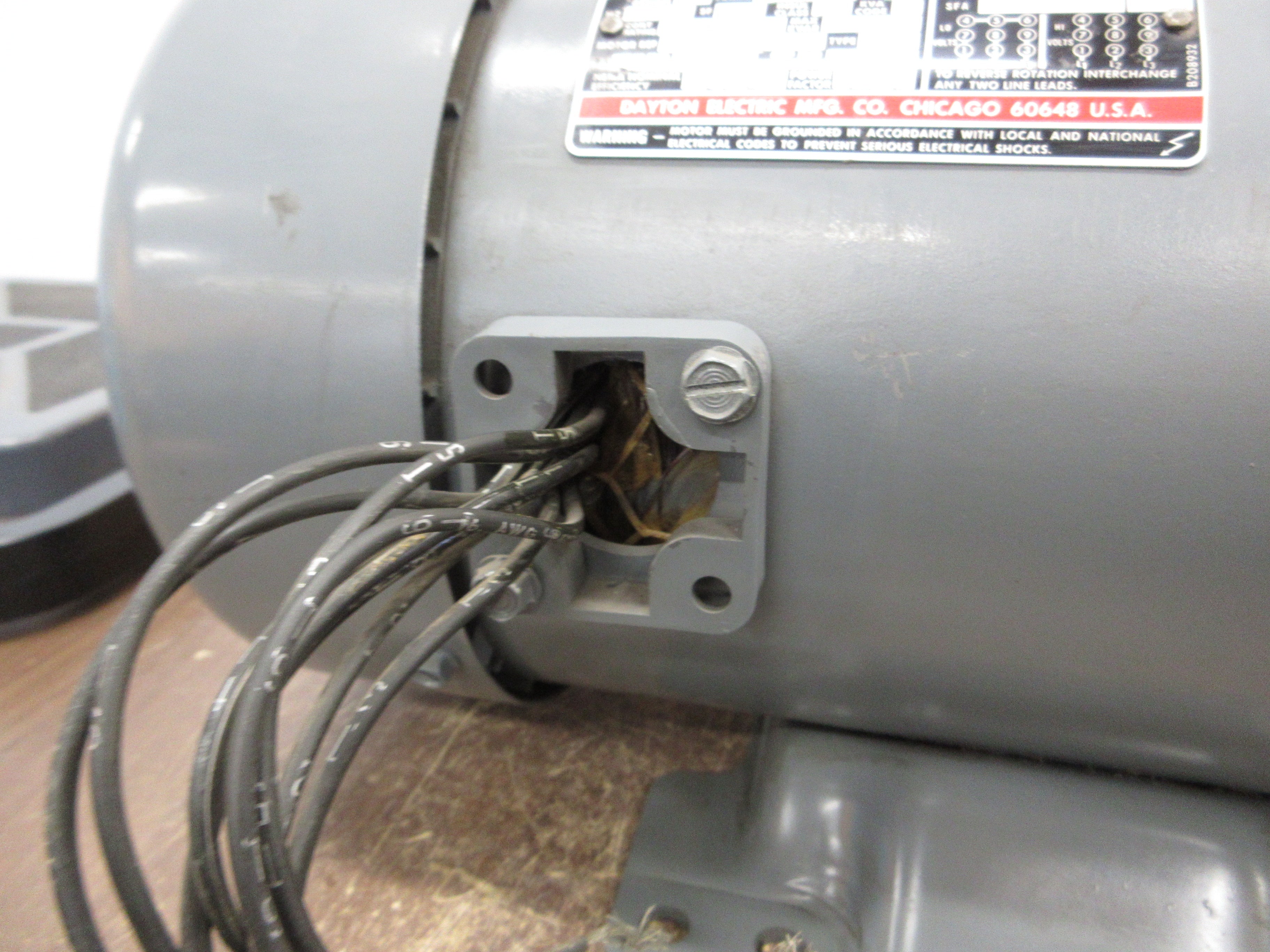 Dayton Motor 3N555 2HP 1200RPM 230/460V 7.0/3.5A 3Ph 60Hz Used