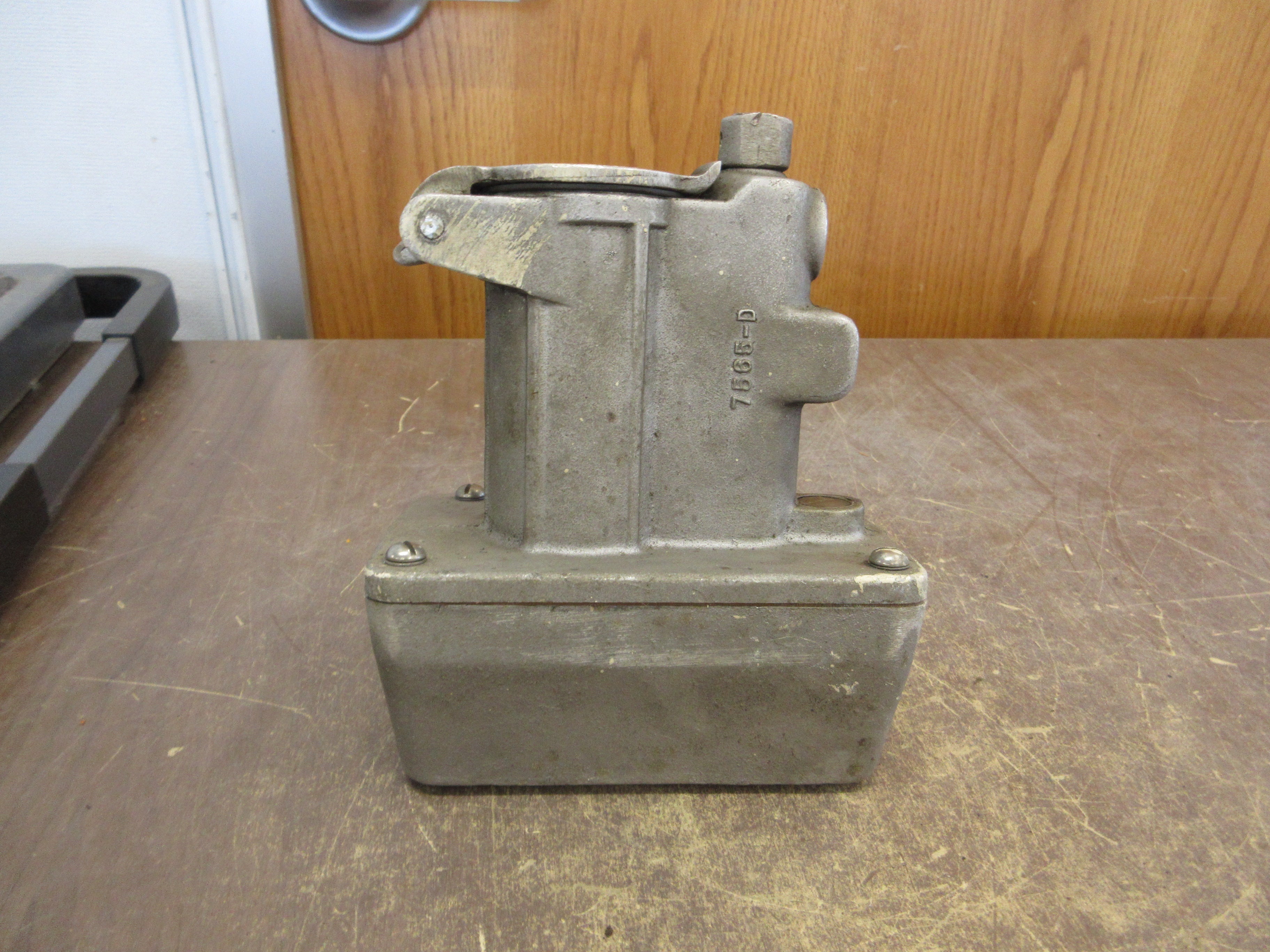 Crouse-Hinds Explosion Proof Receptacle 7565-D Used