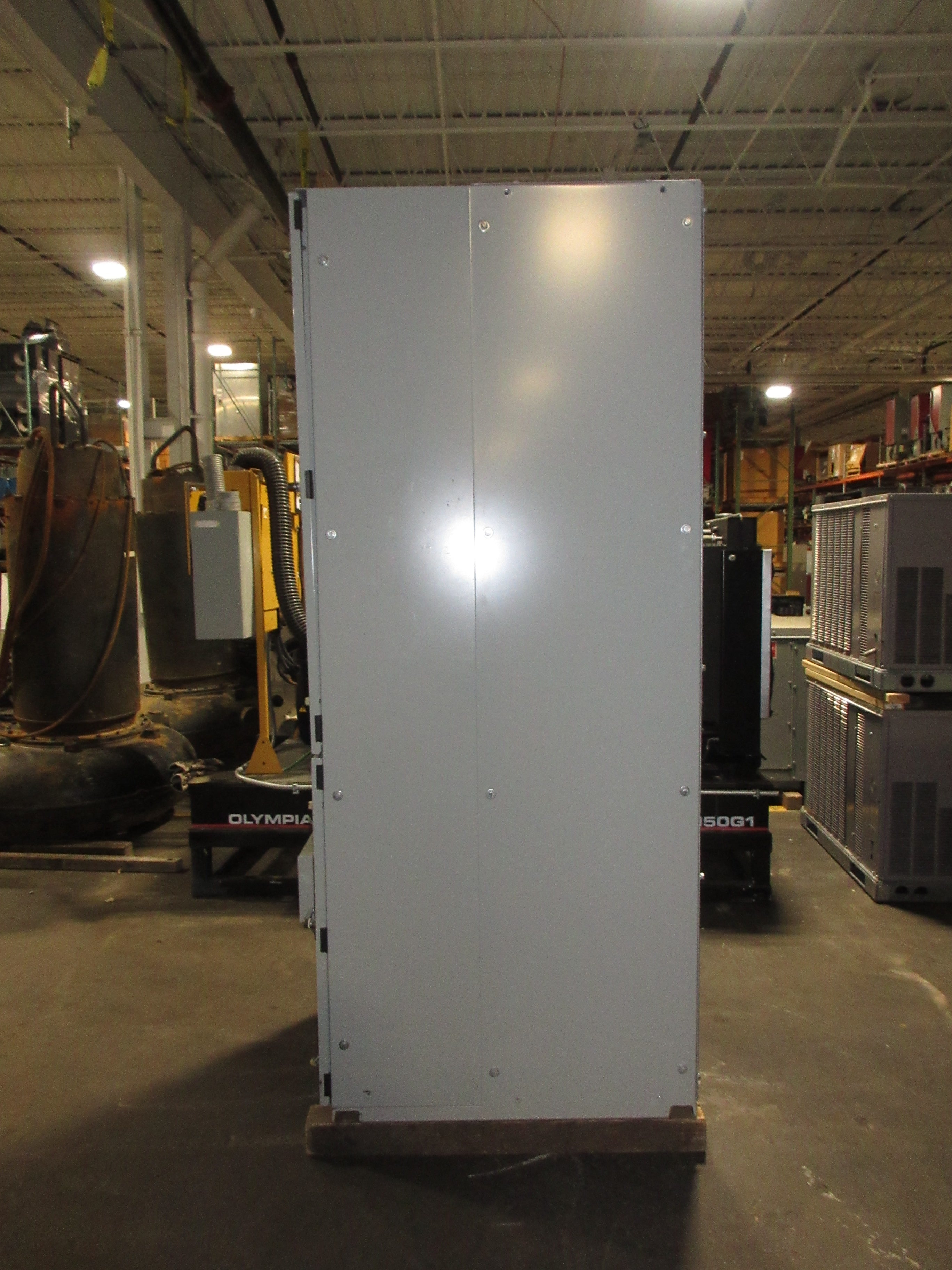 Russelectric Automatic Transfer Switch w/ Bypass RTS03-ABLB6004AMF1-RPTCS05 Used