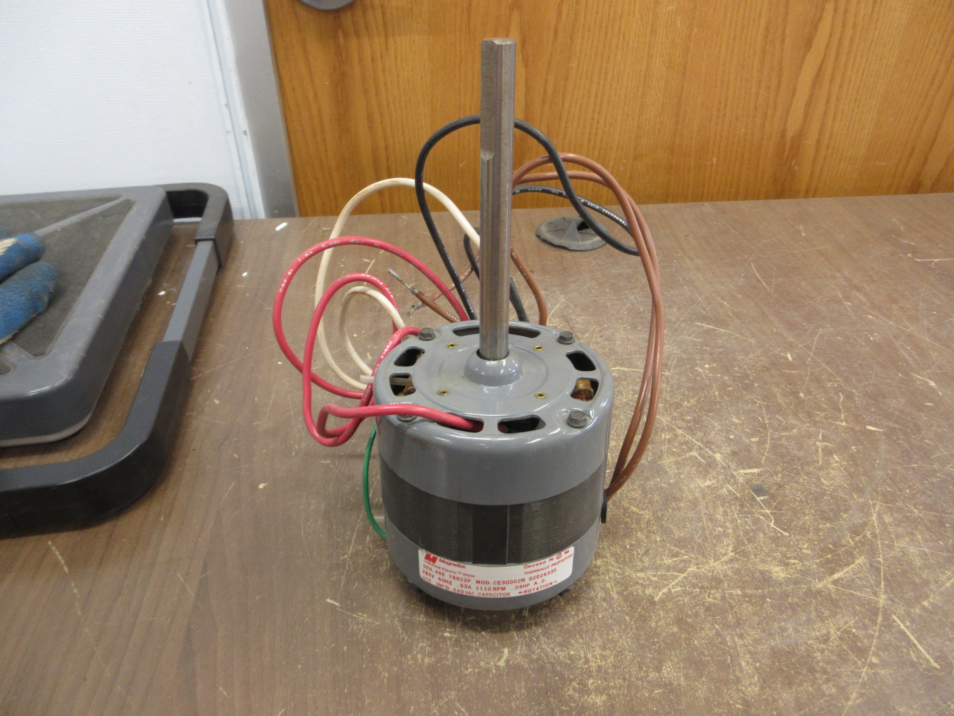 MagneTek Motor CE3G002N 02024335 0.04HP 1200RPM 265V 0.53A 60Hz Used