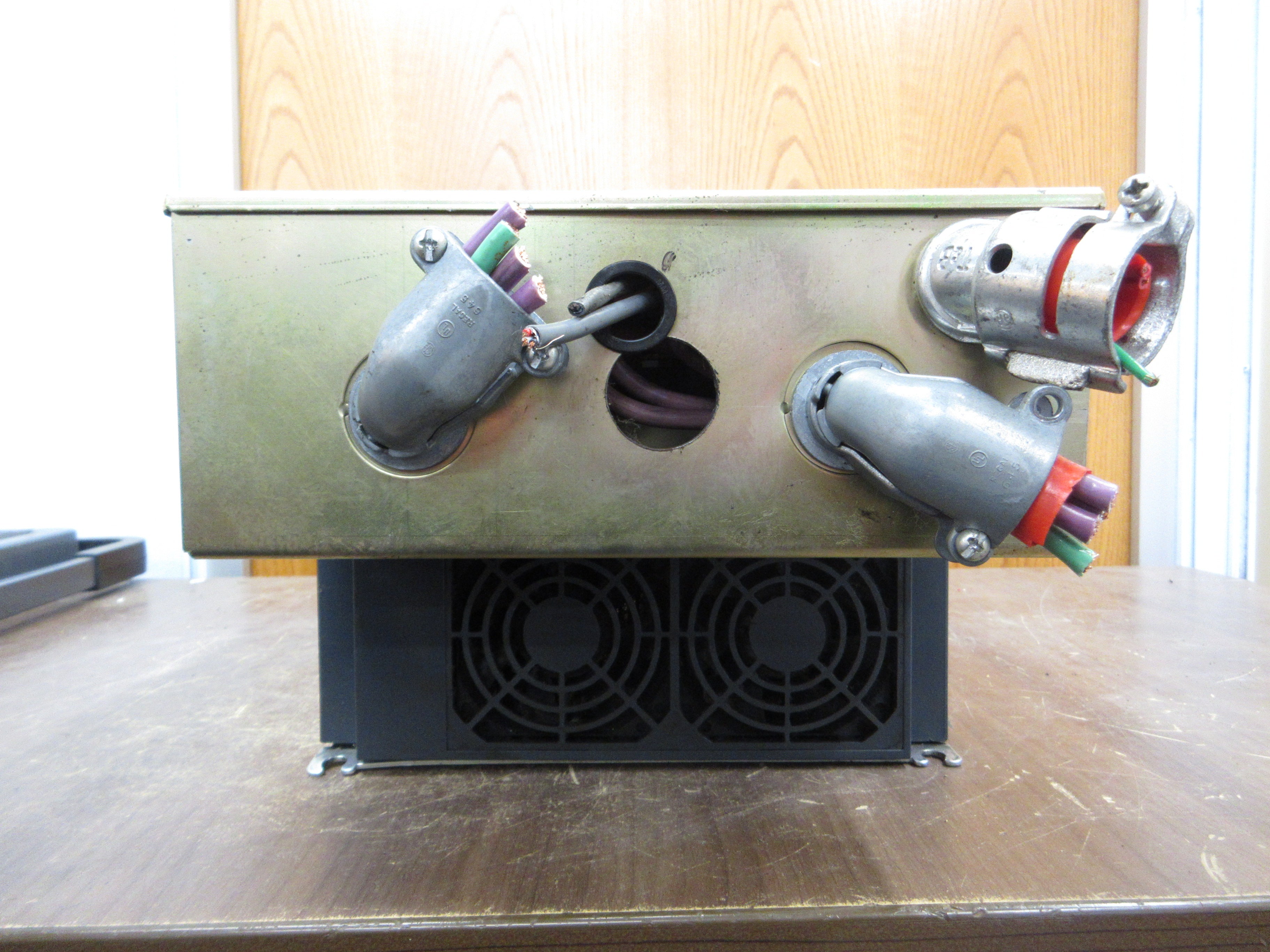 Telemecanique Altivar AC Drive ATV212HD18N4 25HP 3Ph *Broken Mounting Plate*