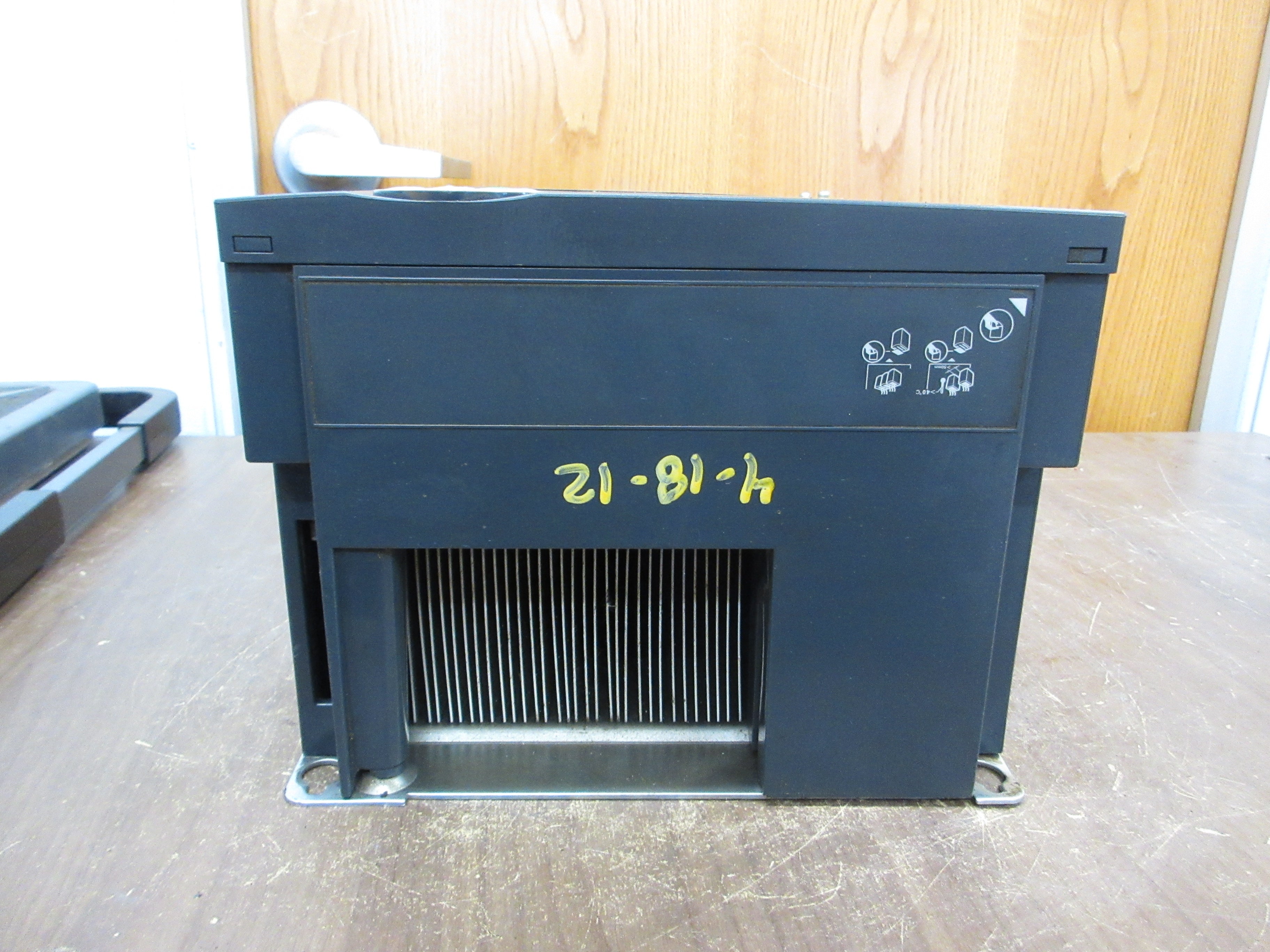 Telemecanique Altivar AC Drive ATV212HD18N4 25HP 3Ph *Broken Mounting Plate*