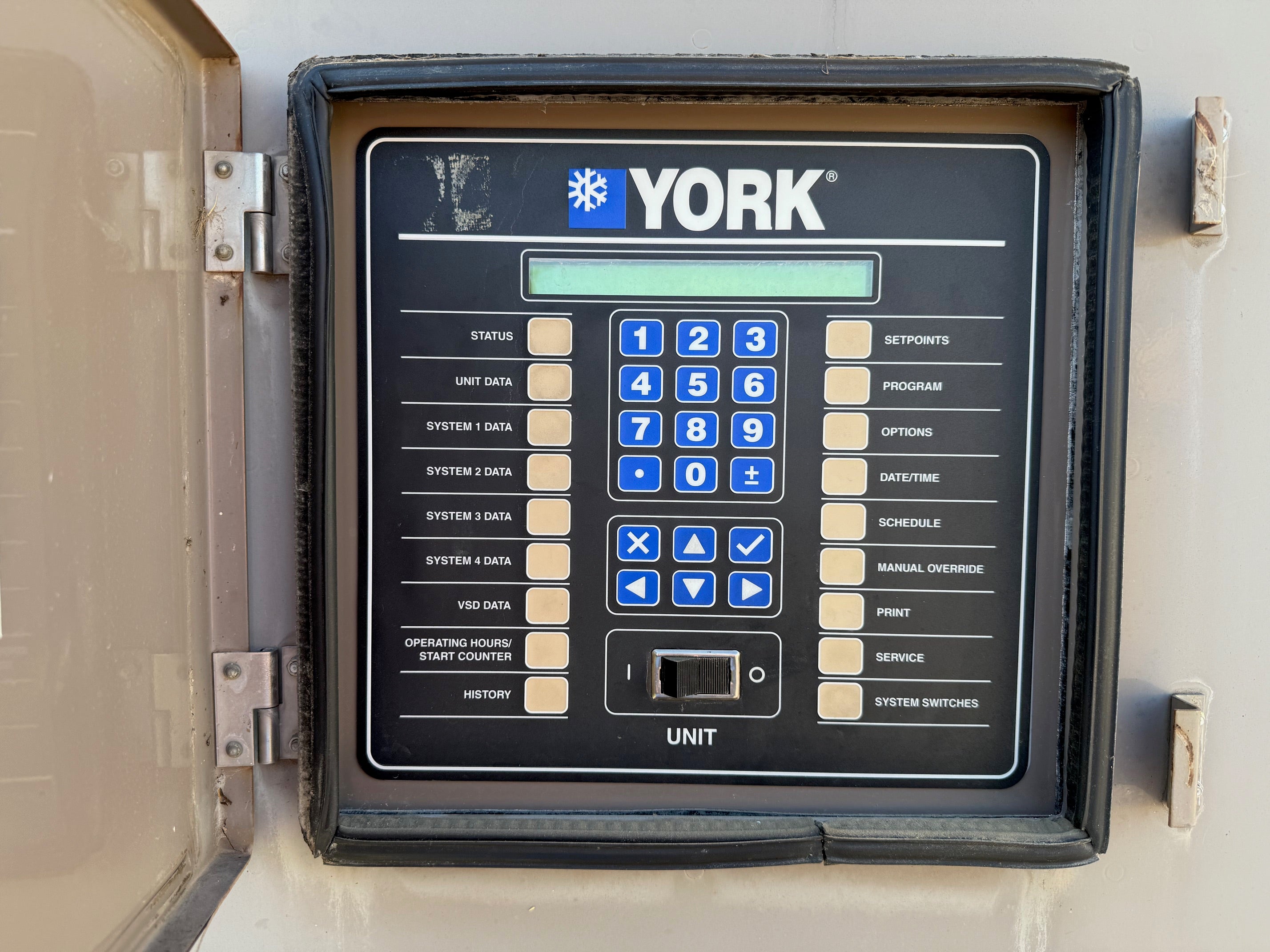 York Air Cooled YVAC Chiller 157 Ton 480V MFD 2005 Used