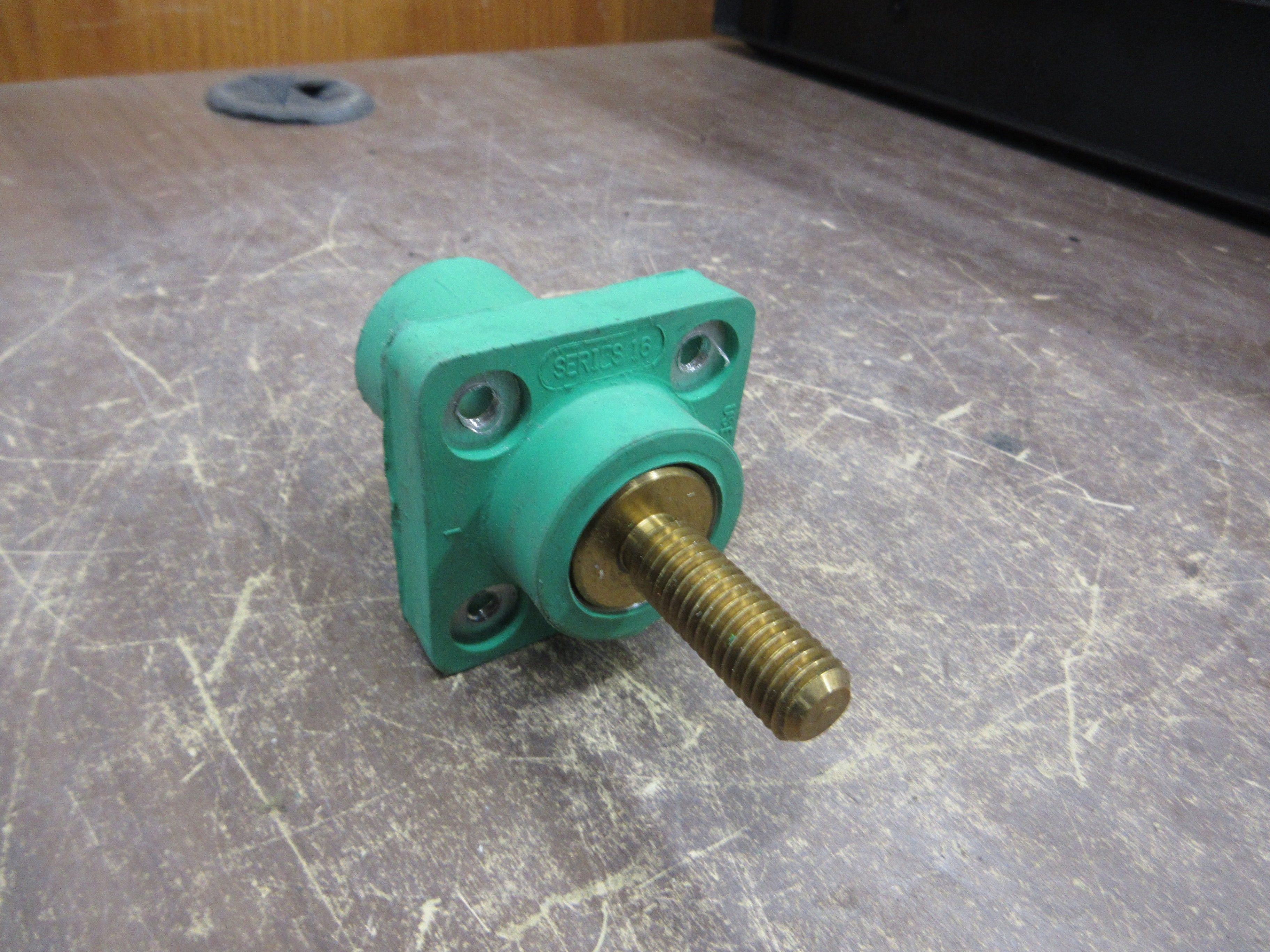 Leviton Female Panel Receptacle 355-16R24-14G 400A 600V Used