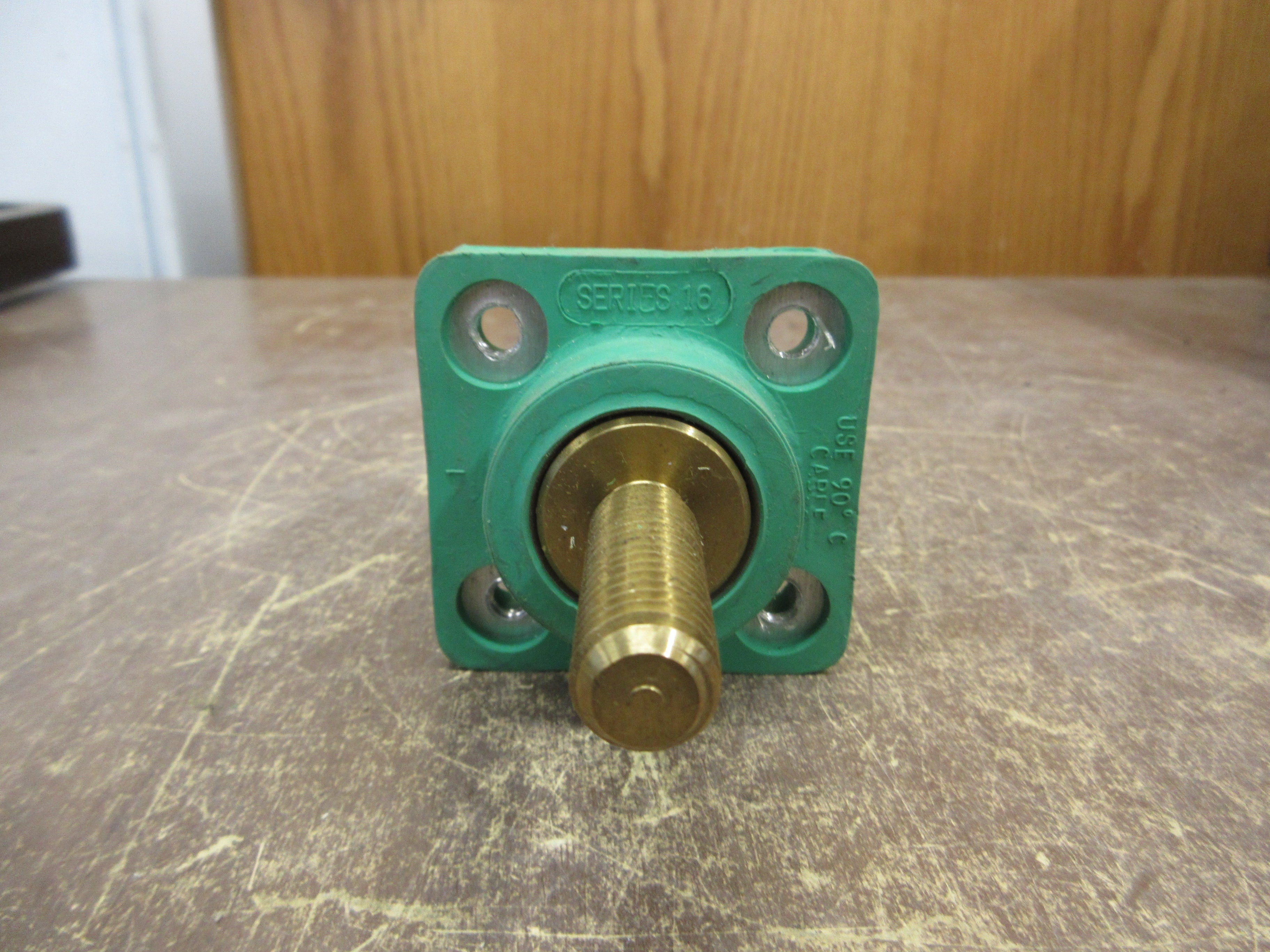 Leviton Female Panel Receptacle 355-16R24-14G 400A 600V Used