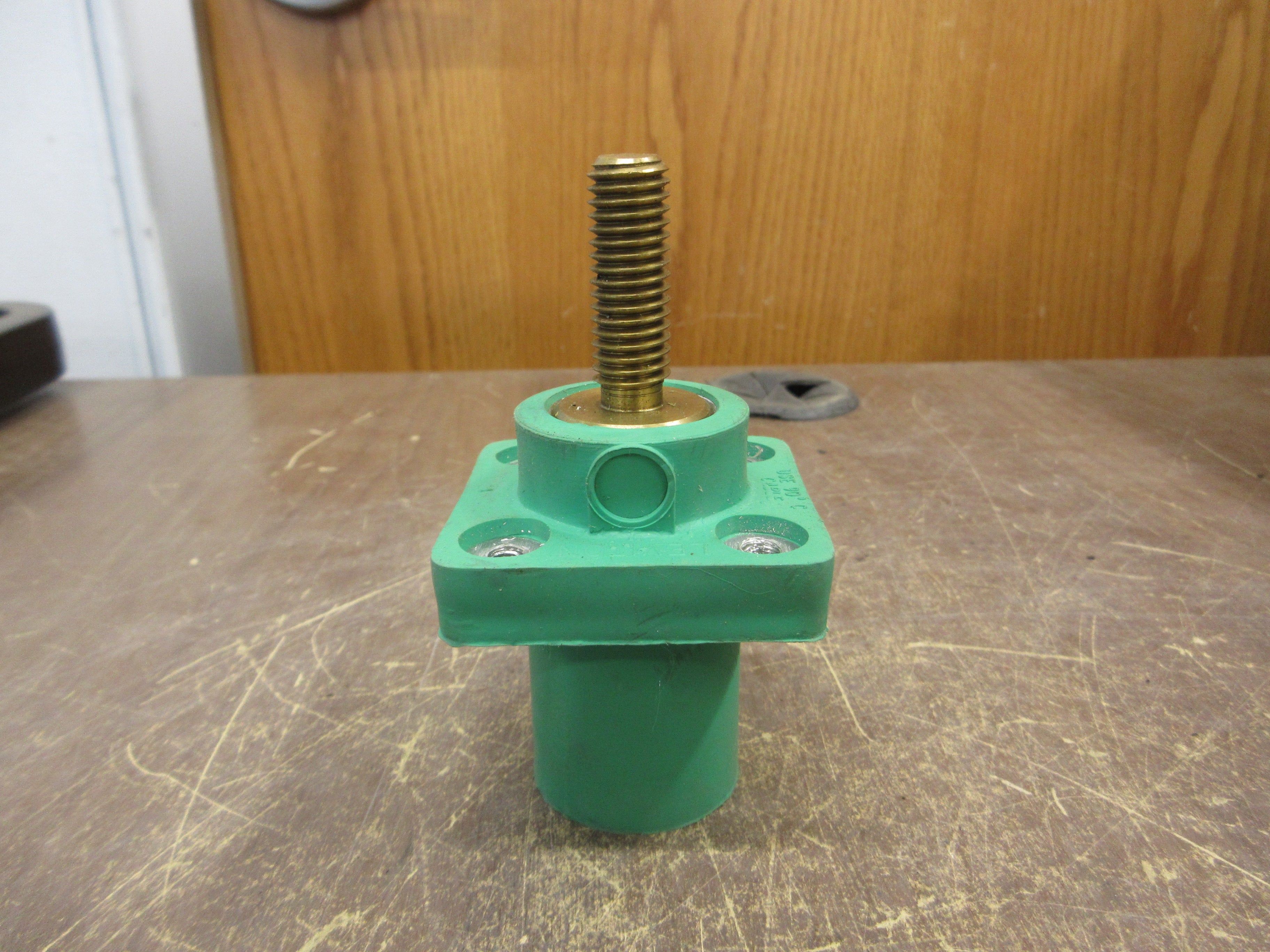 Leviton Female Panel Receptacle 355-16R24-14G 400A 600V Used