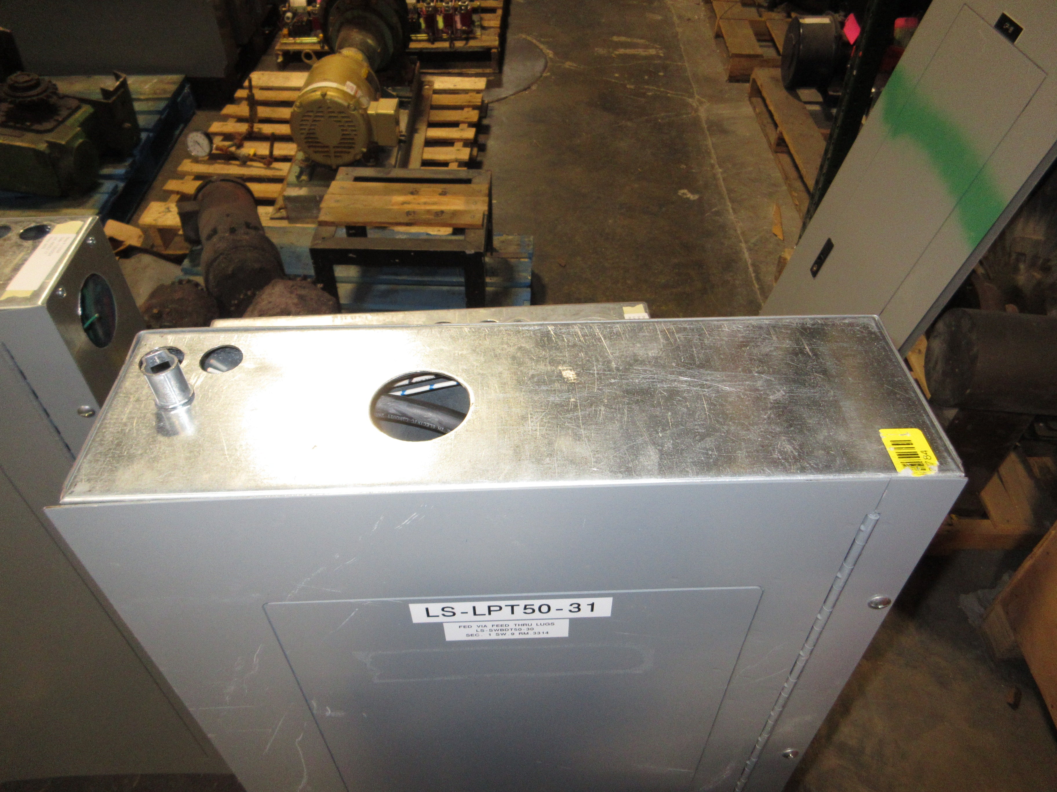 Square D Main Lug Breaker Panel 12376152710040001 200A 208/120V 3Ph 4W Used