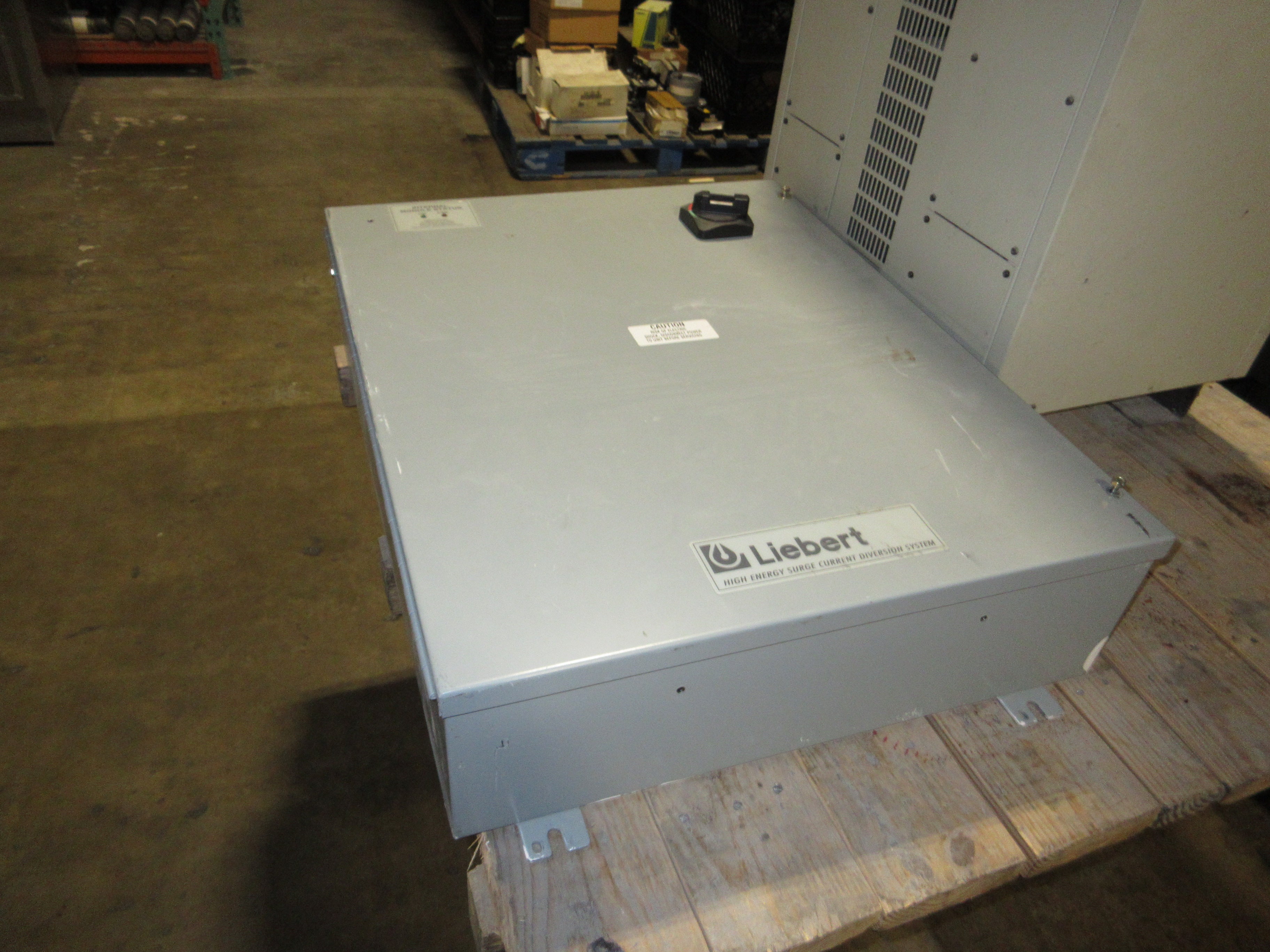 Liebert Surge Suppressor LCG480DC2R 480V 3Ph 50/60Hz TVSS: 2000V L-G, L-L Used