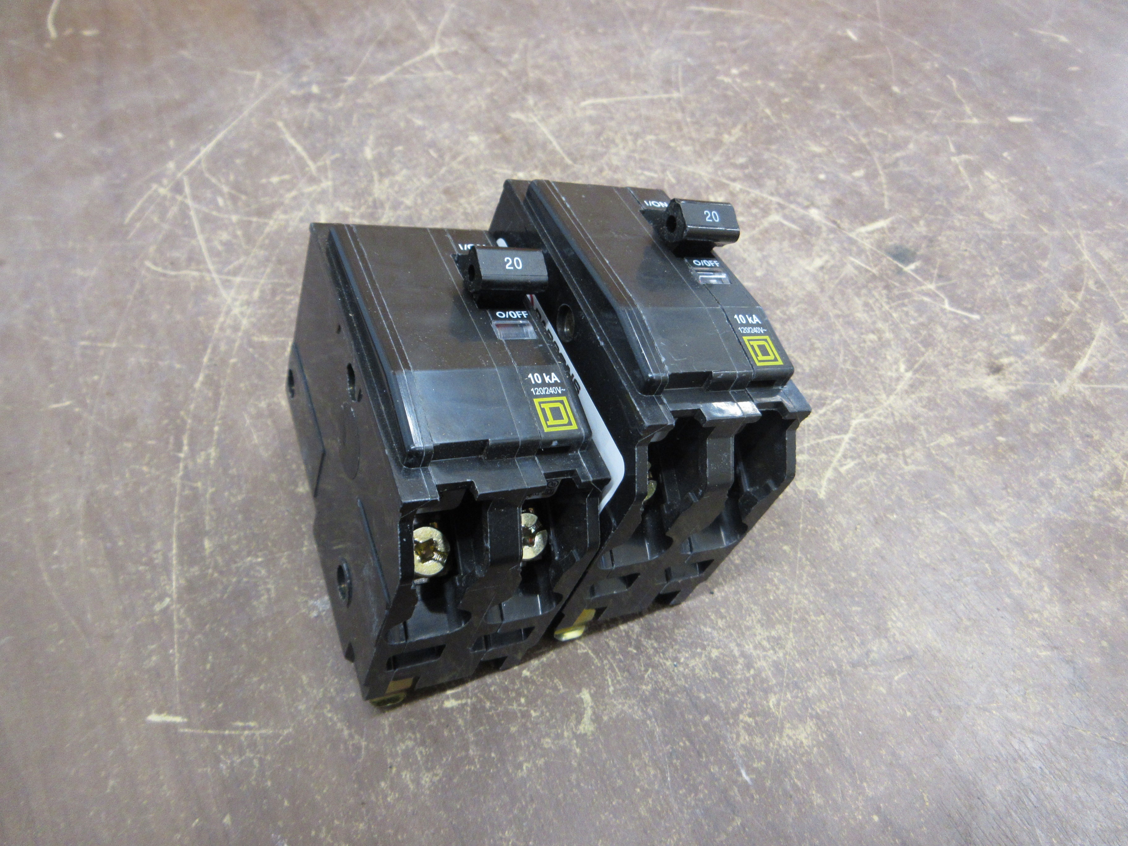 Square D Circuit Breaker QOB220 20A 120/240V 2P *Lot of 2* Used