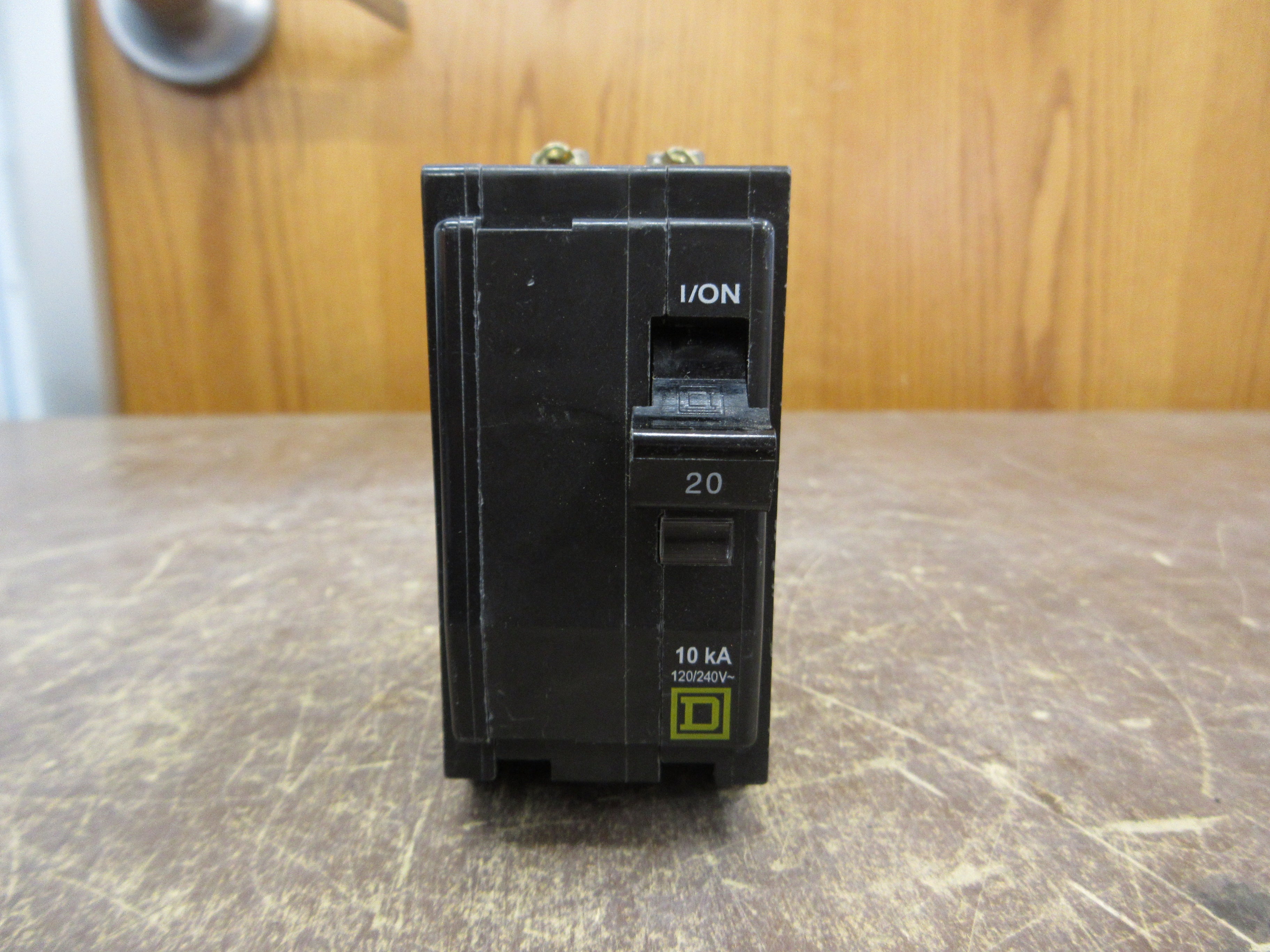 Square D Circuit Breaker QOB220 20A 120/240V 2P *Lot of 2* Used