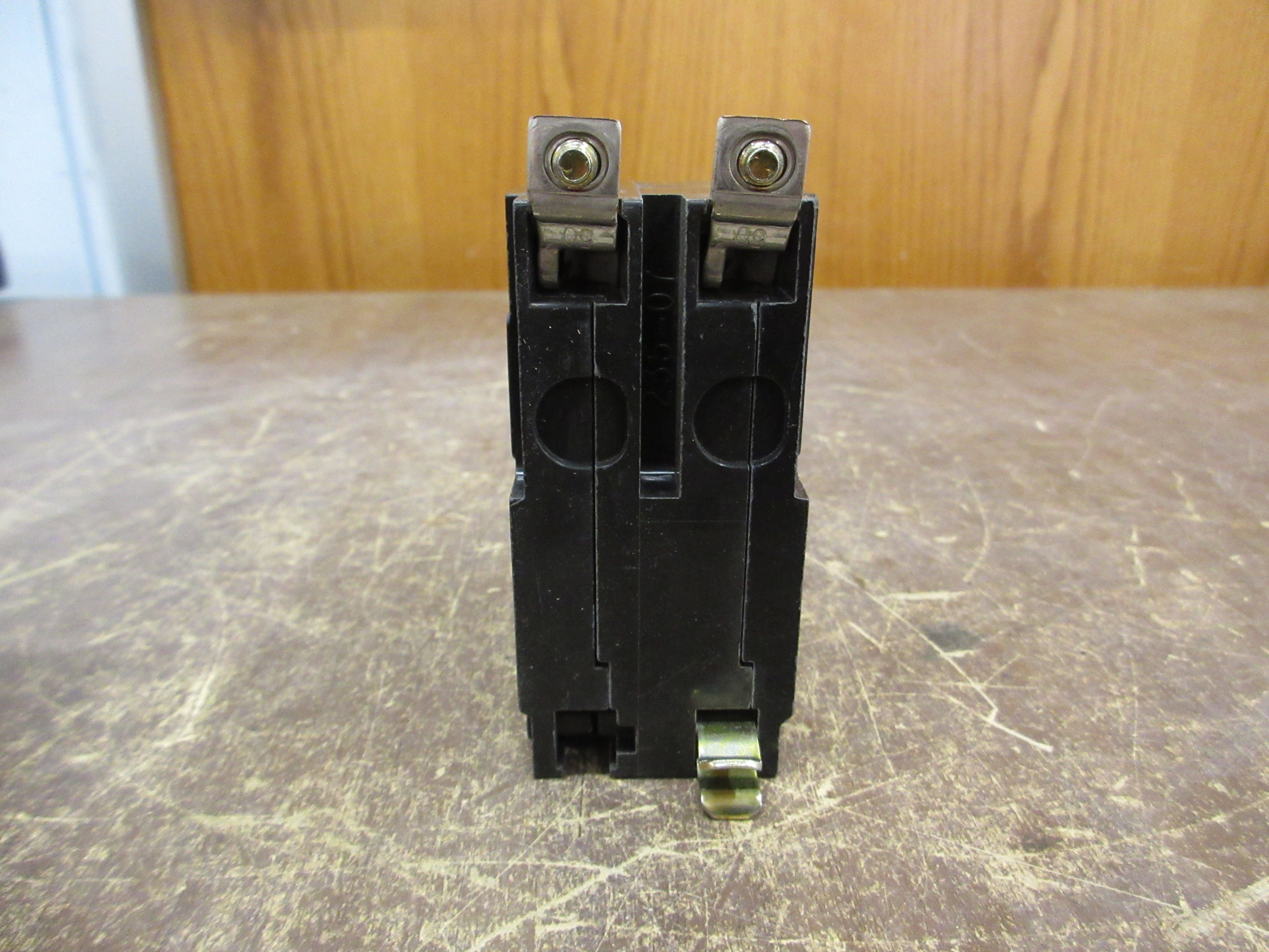 Square D Circuit Breaker QOB220 20A 120/240V 2P *Lot of 2* Used