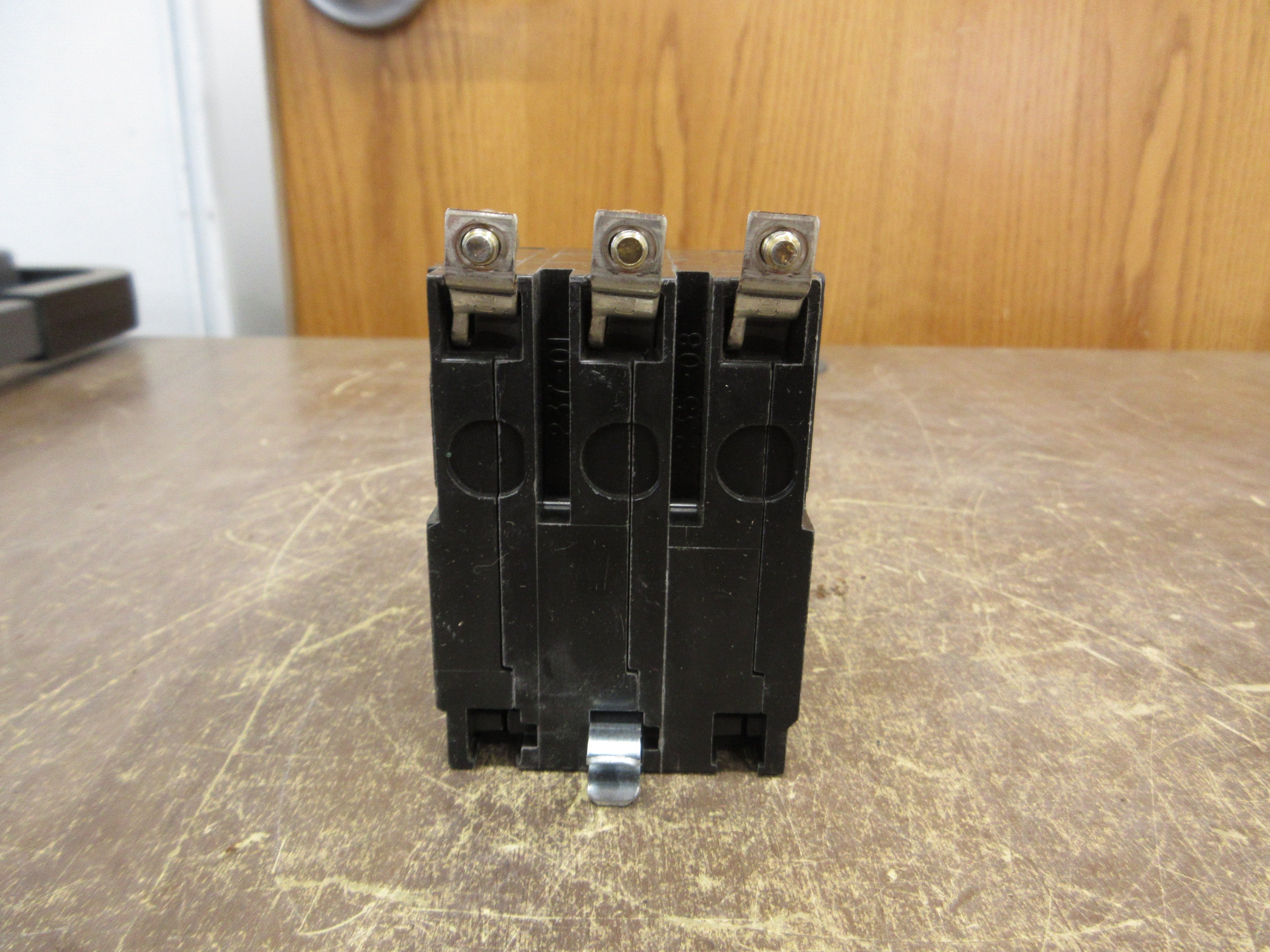 Square D Circuit Breaker QOB320 20A 240V 3P Used