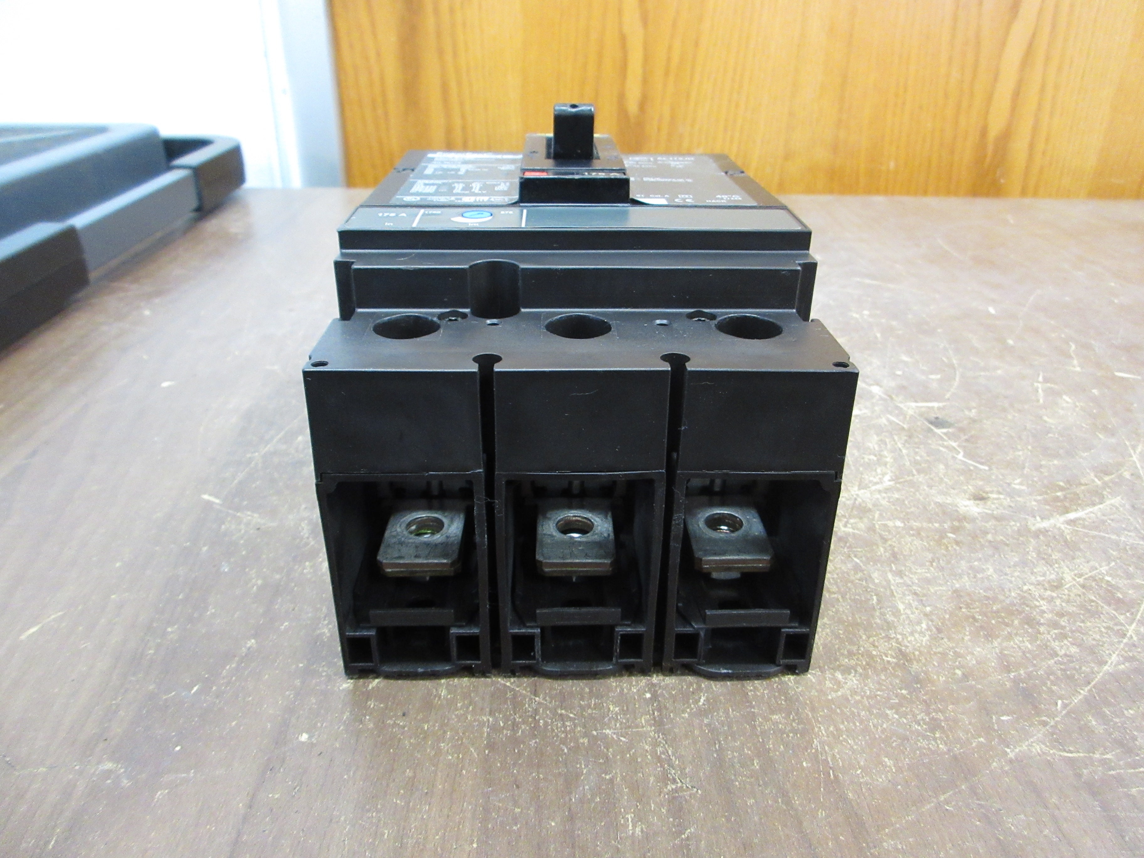 Square D PowerPact Circuit Breaker JDL36175 175A 600V 3P Used