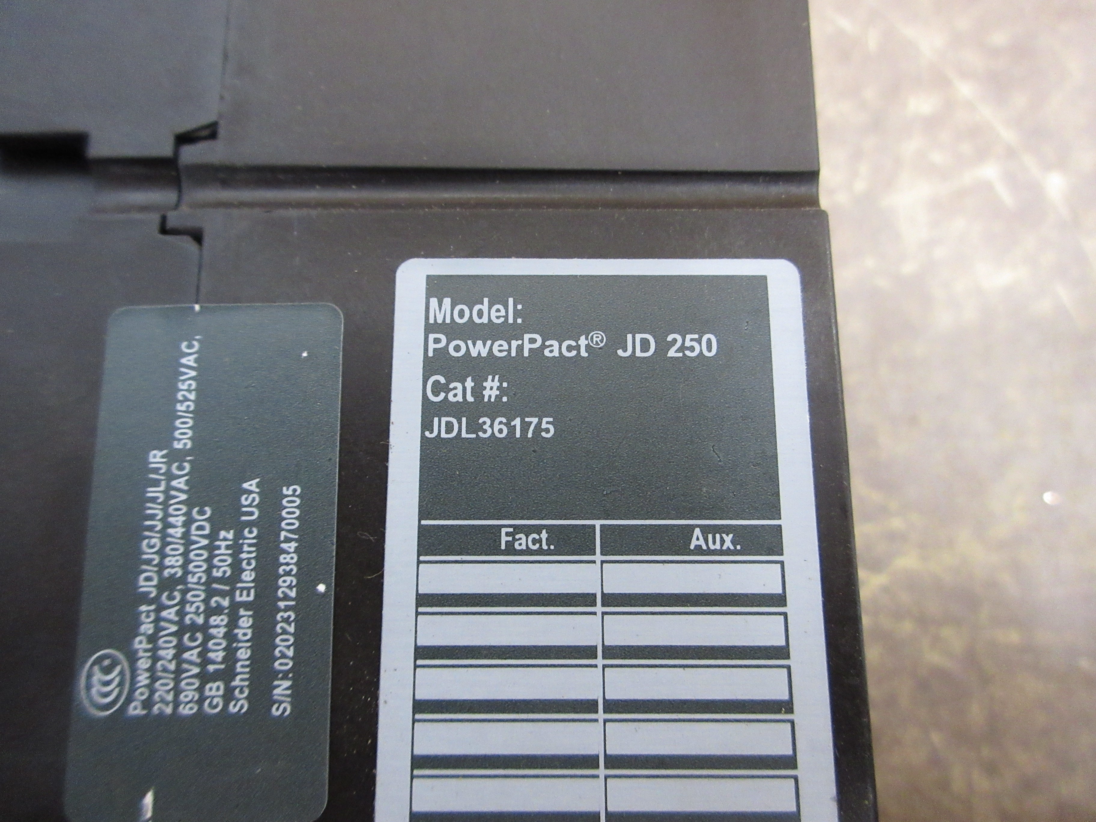 Square D PowerPact Circuit Breaker JDL36175 175A 600V 3P Used