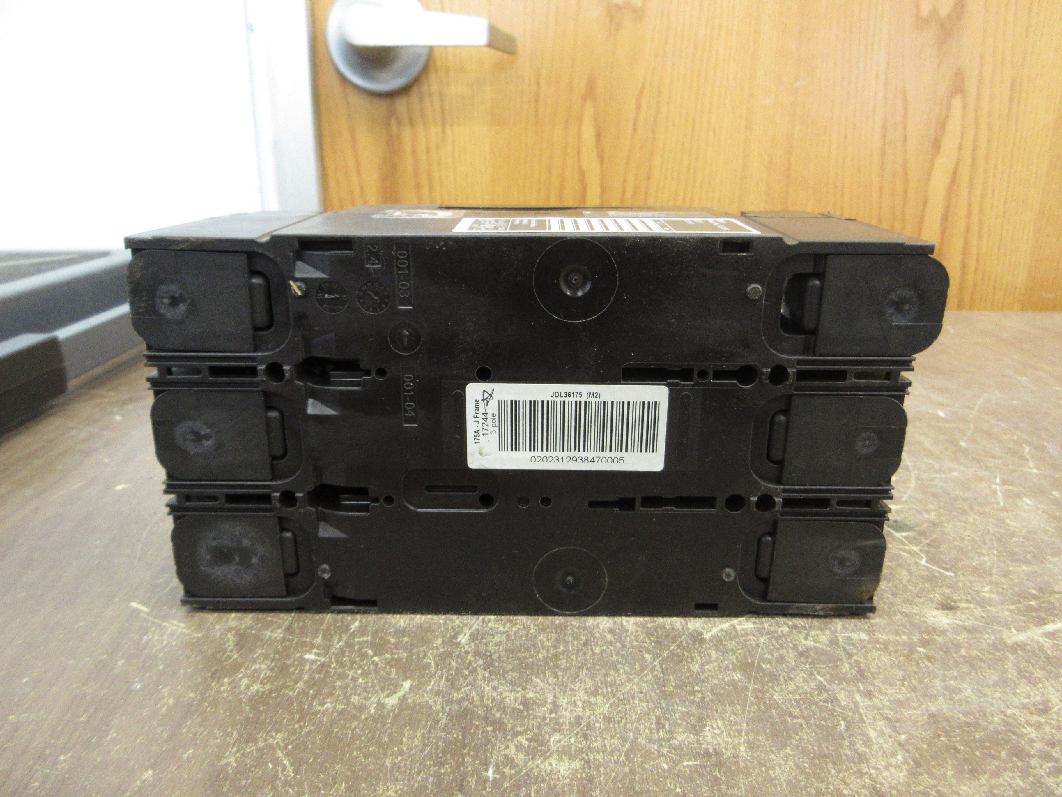 Square D PowerPact Circuit Breaker JDL36175 175A 600V 3P Used