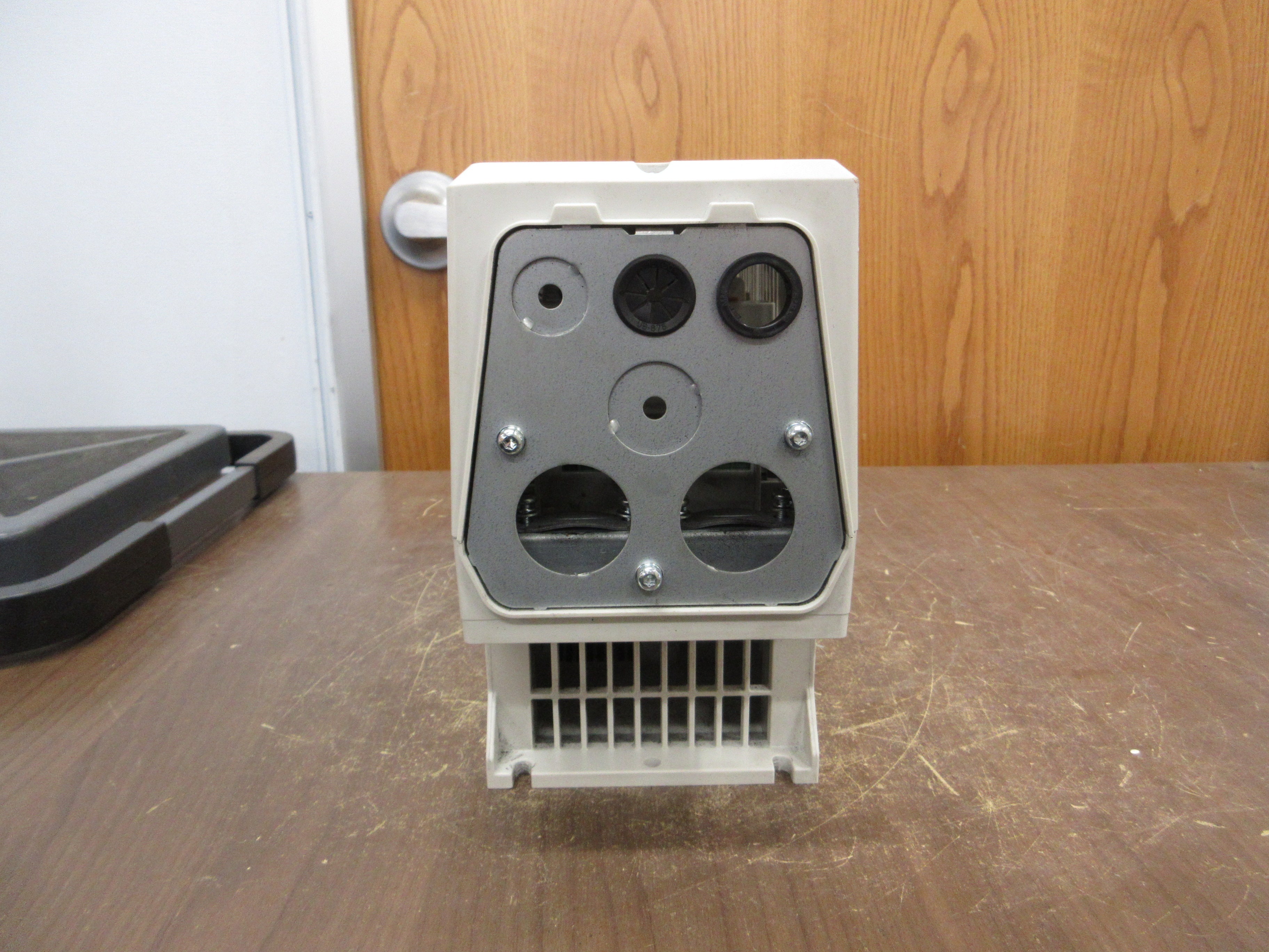 ABB ACH580 AC Drive ACH580-01-012A-4+J429 7.5HP 3Ph w/ Keypad Used