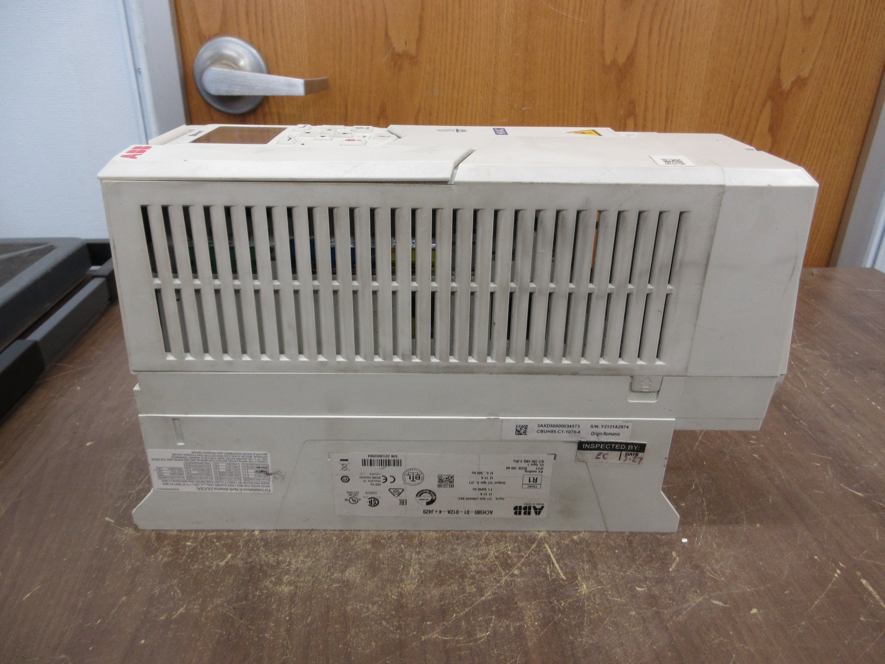 ABB ACH580 AC Drive ACH580-01-012A-4+J429 7.5HP 3Ph w/ Keypad Used
