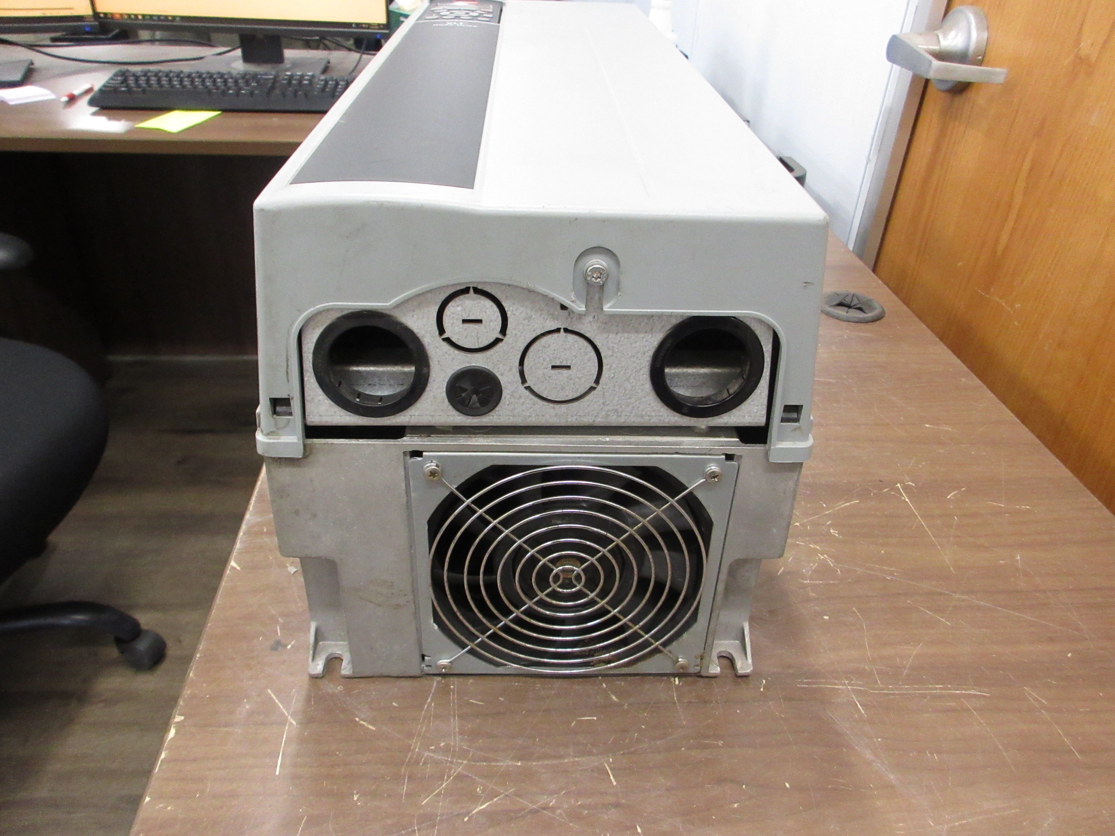 Danfoss VLT AC Drive 131B4263 30HP 3Ph w/ Keypad Used