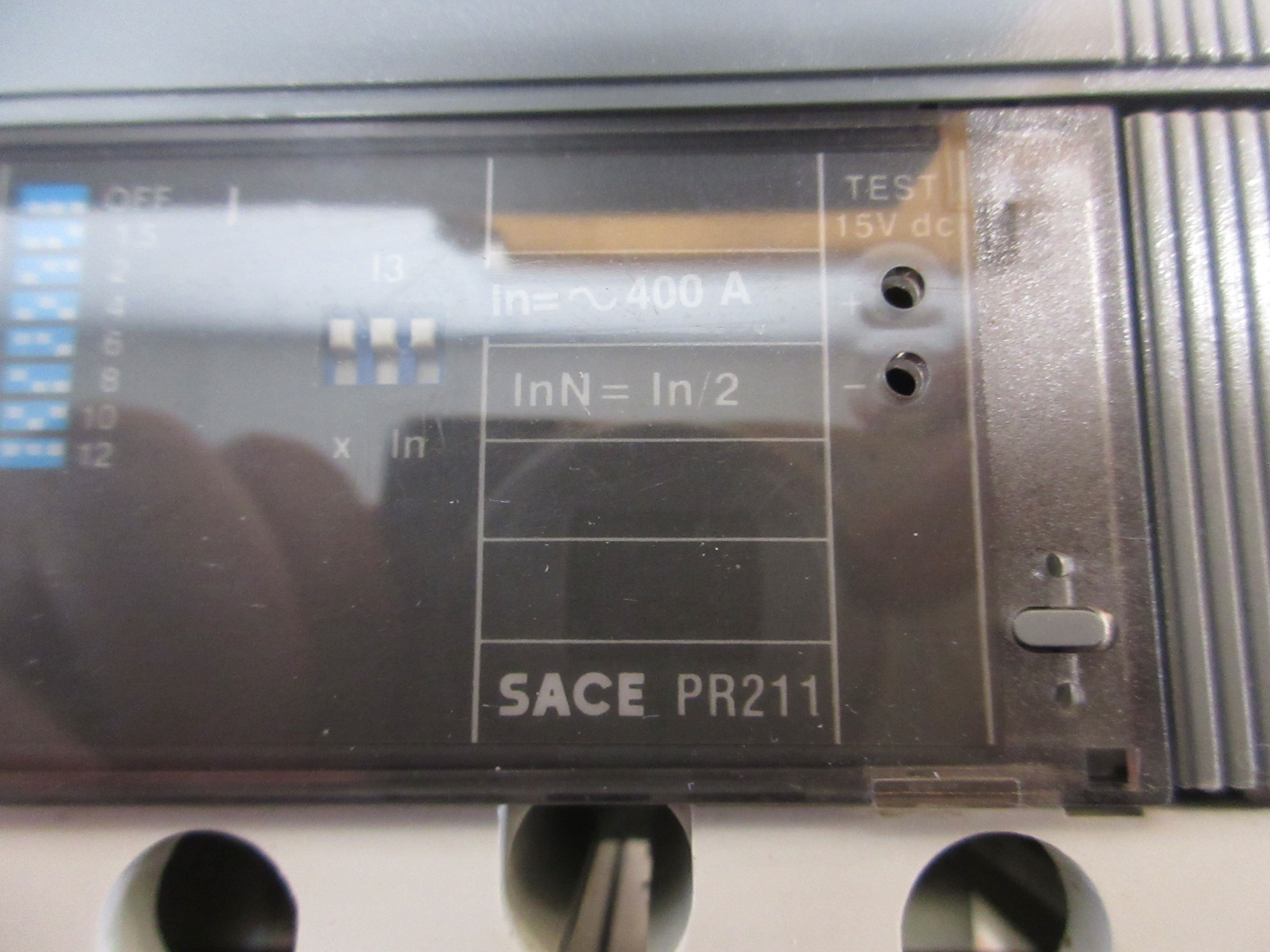 ABB SACE S5H Breaker Disconnect S5H-PR211 400A 600V 3P w/ Aux Switch *No Handle*