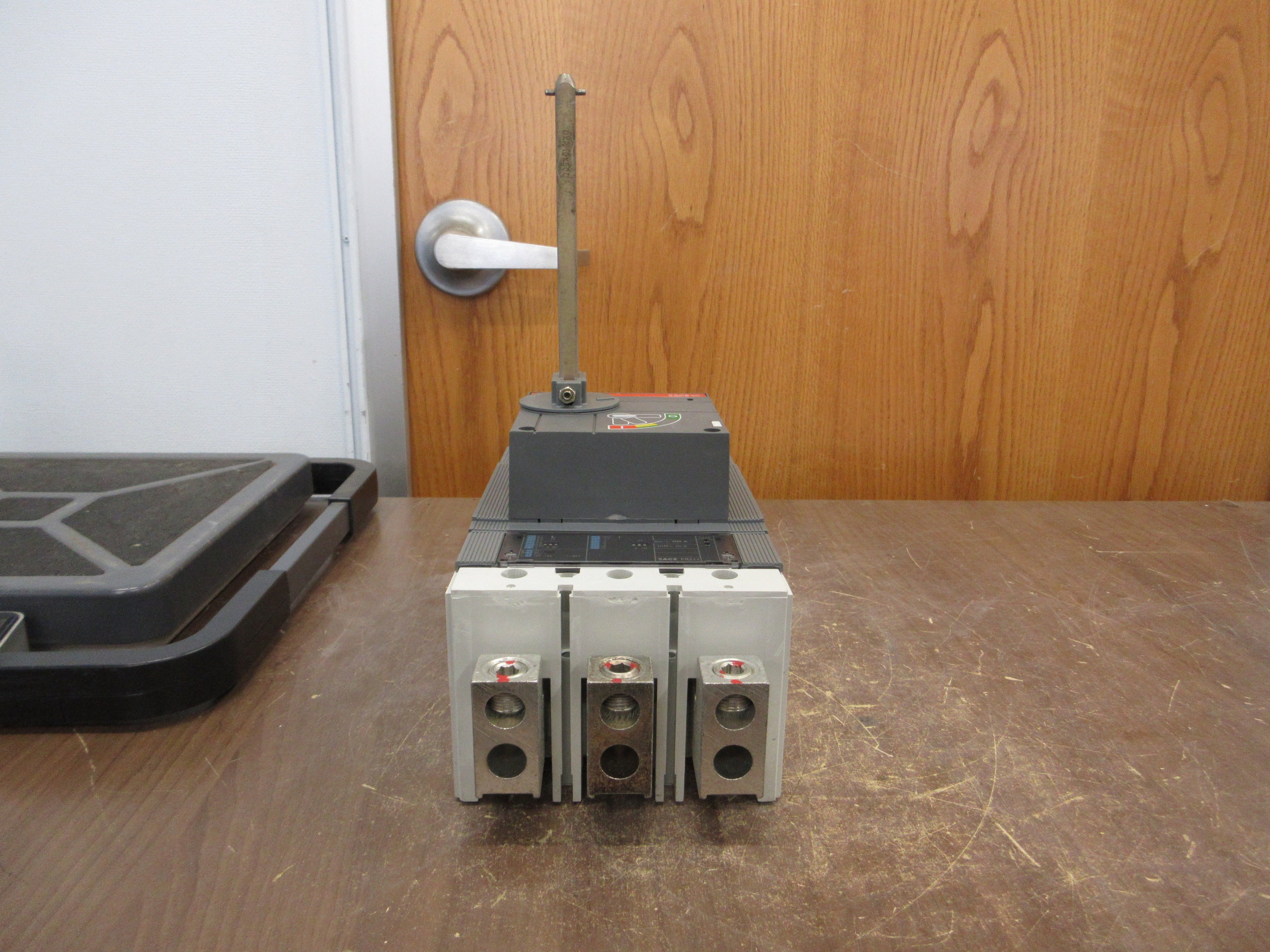 ABB SACE S5H Breaker Disconnect S5H-PR211 400A 600V 3P w/ Aux Switch *No Handle*