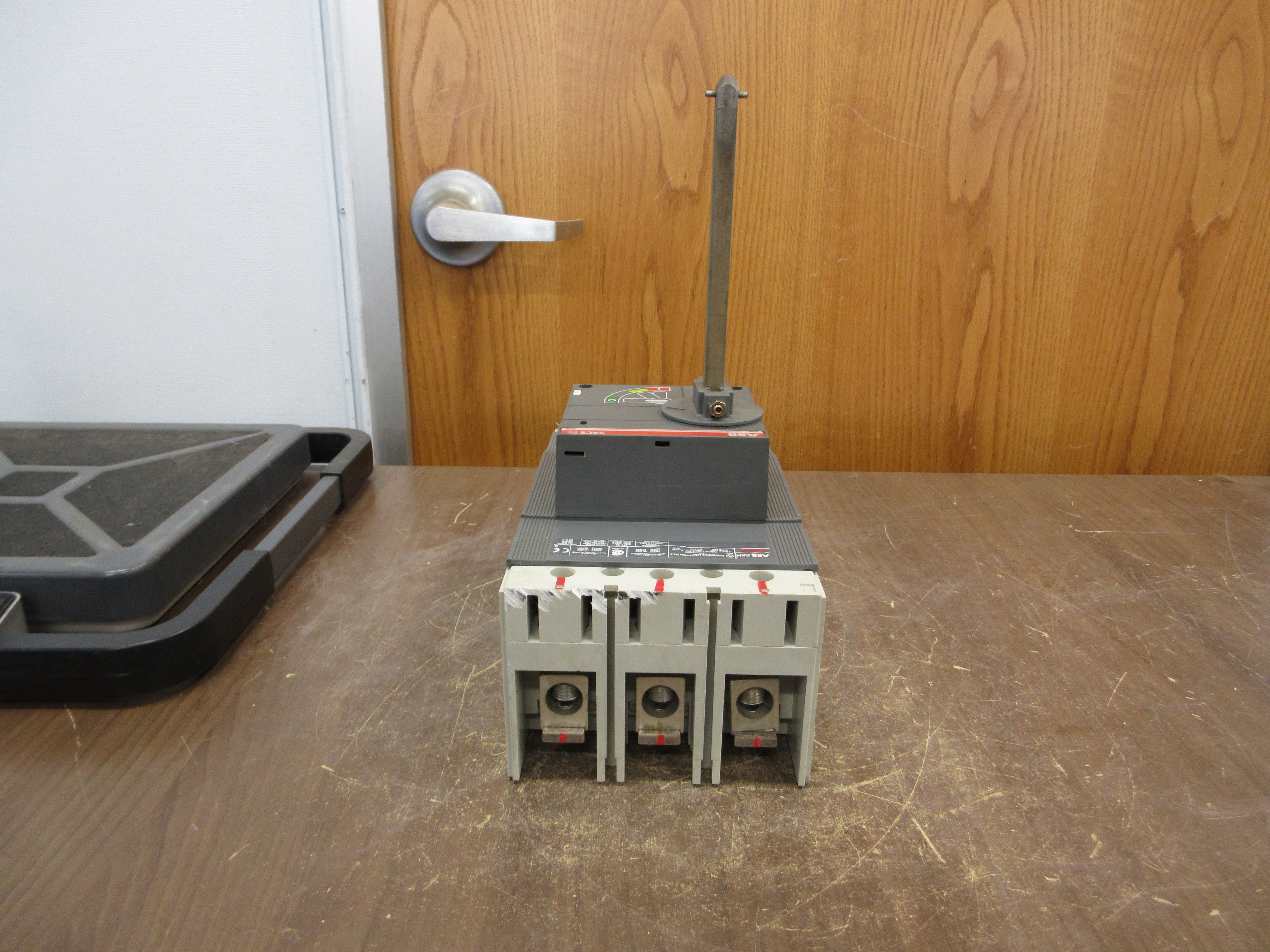 ABB SACE S5H Breaker Disconnect S5H-PR211 400A 600V 3P w/ Aux Switch *No Handle*