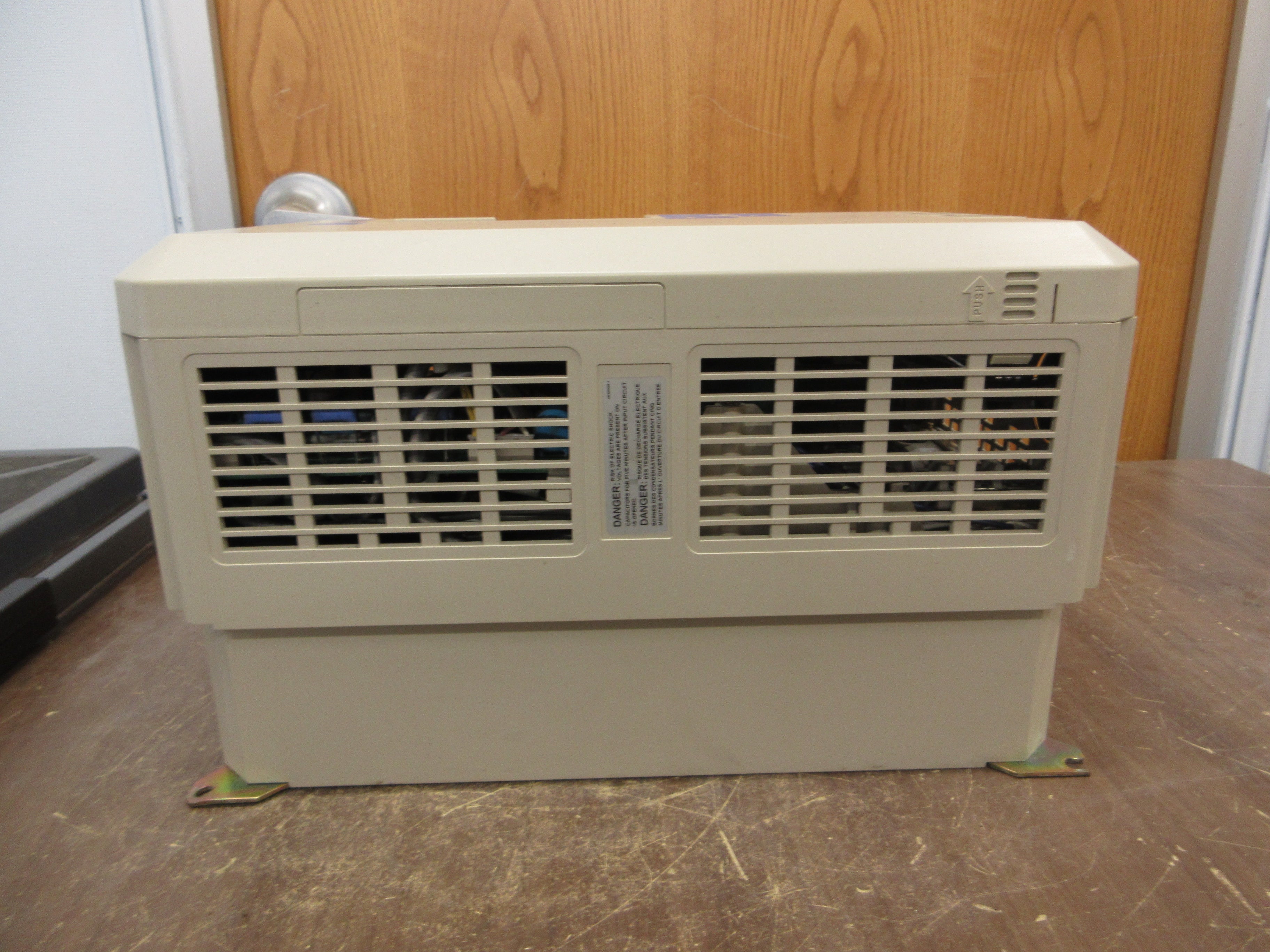 MagneTek GPD 506 AC Drive GPD506V-B027 20HP 3Ph *No Keypad* Used