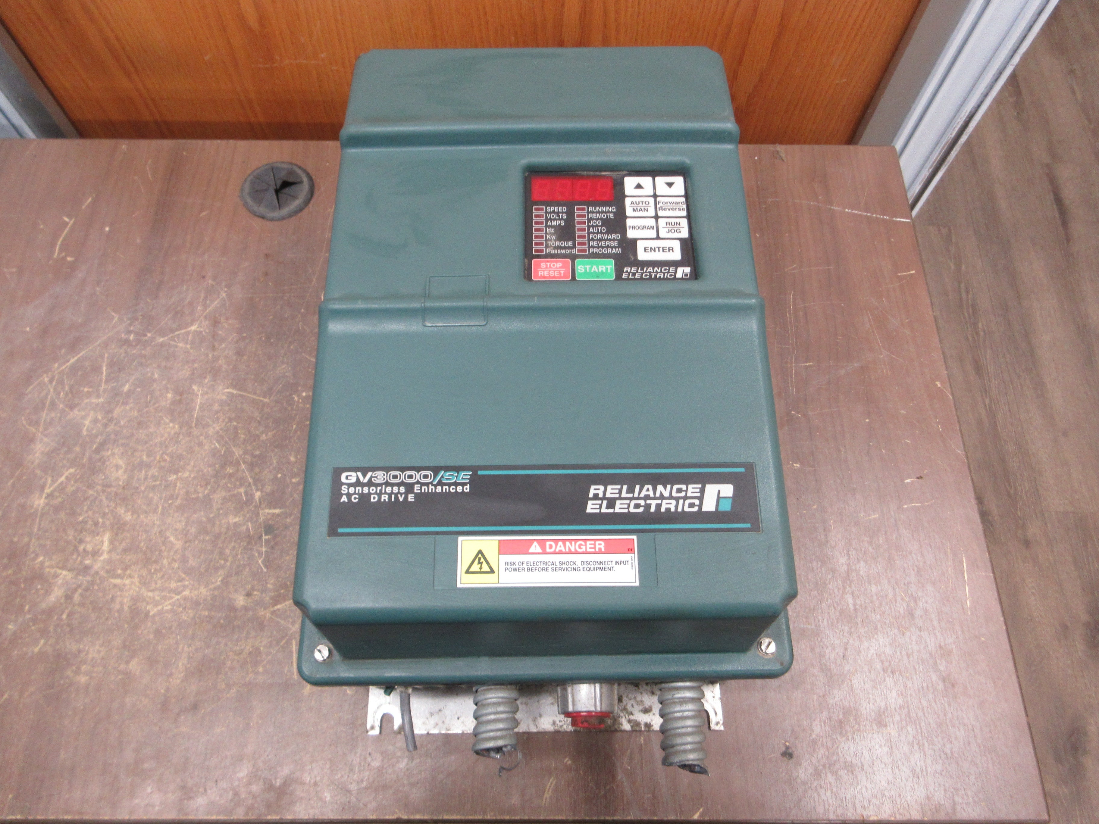 Reliance GV3000/SE AC Drive 15V4260 15HP 3Ph Used