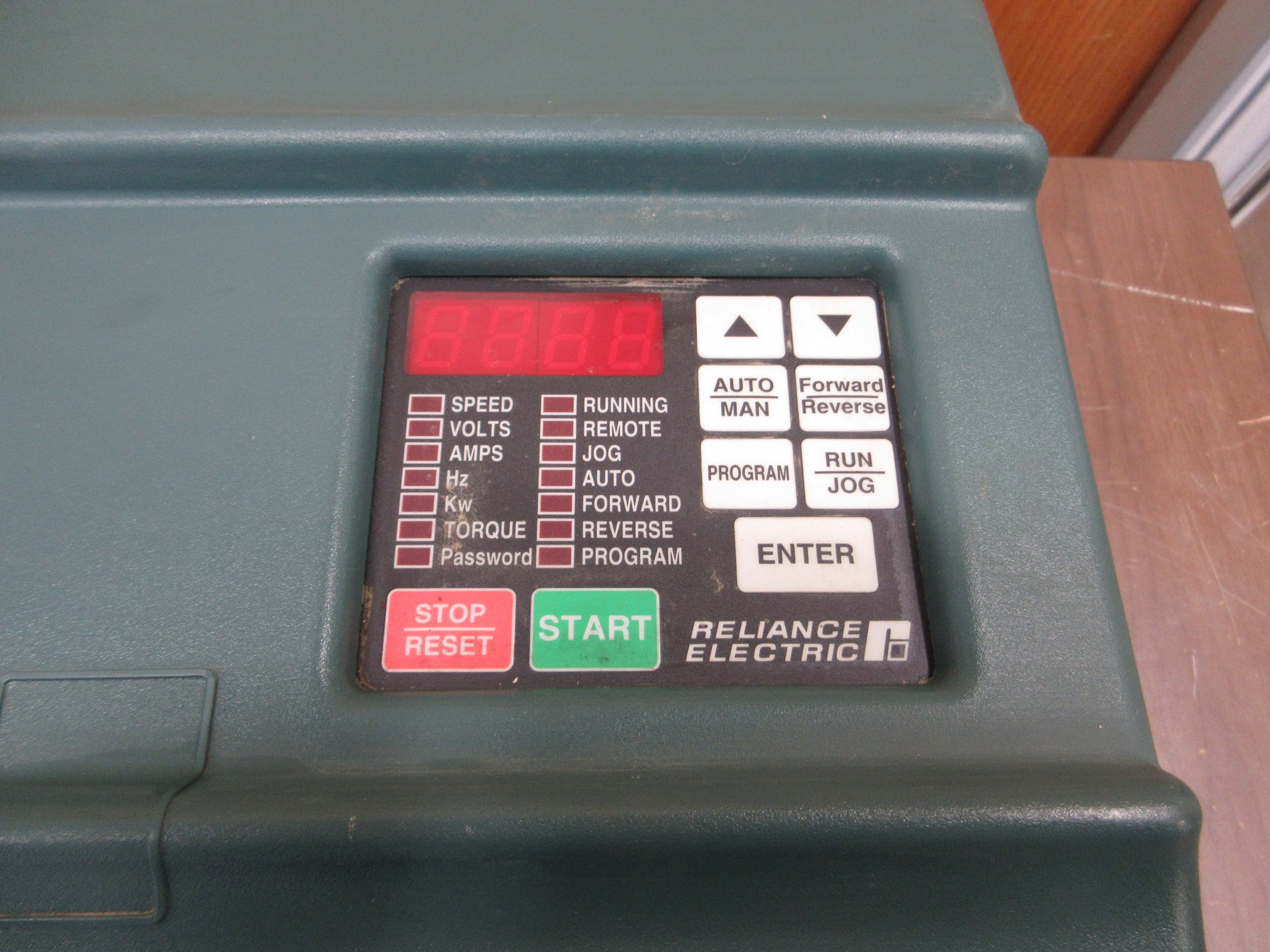 Reliance GV3000/SE AC Drive 15V4260 15HP 3Ph Used