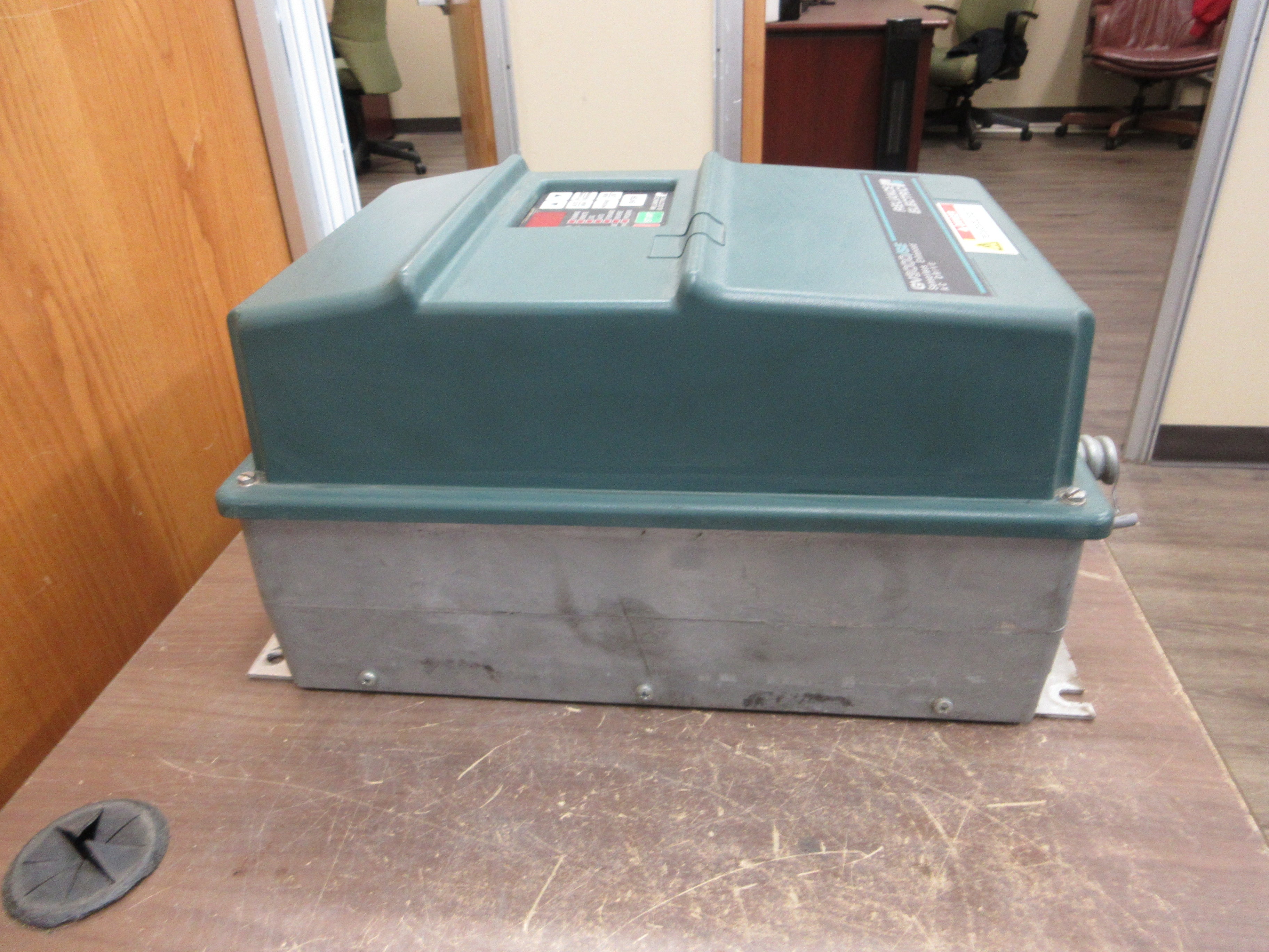 Reliance GV3000/SE AC Drive 15V4260 15HP 3Ph Used