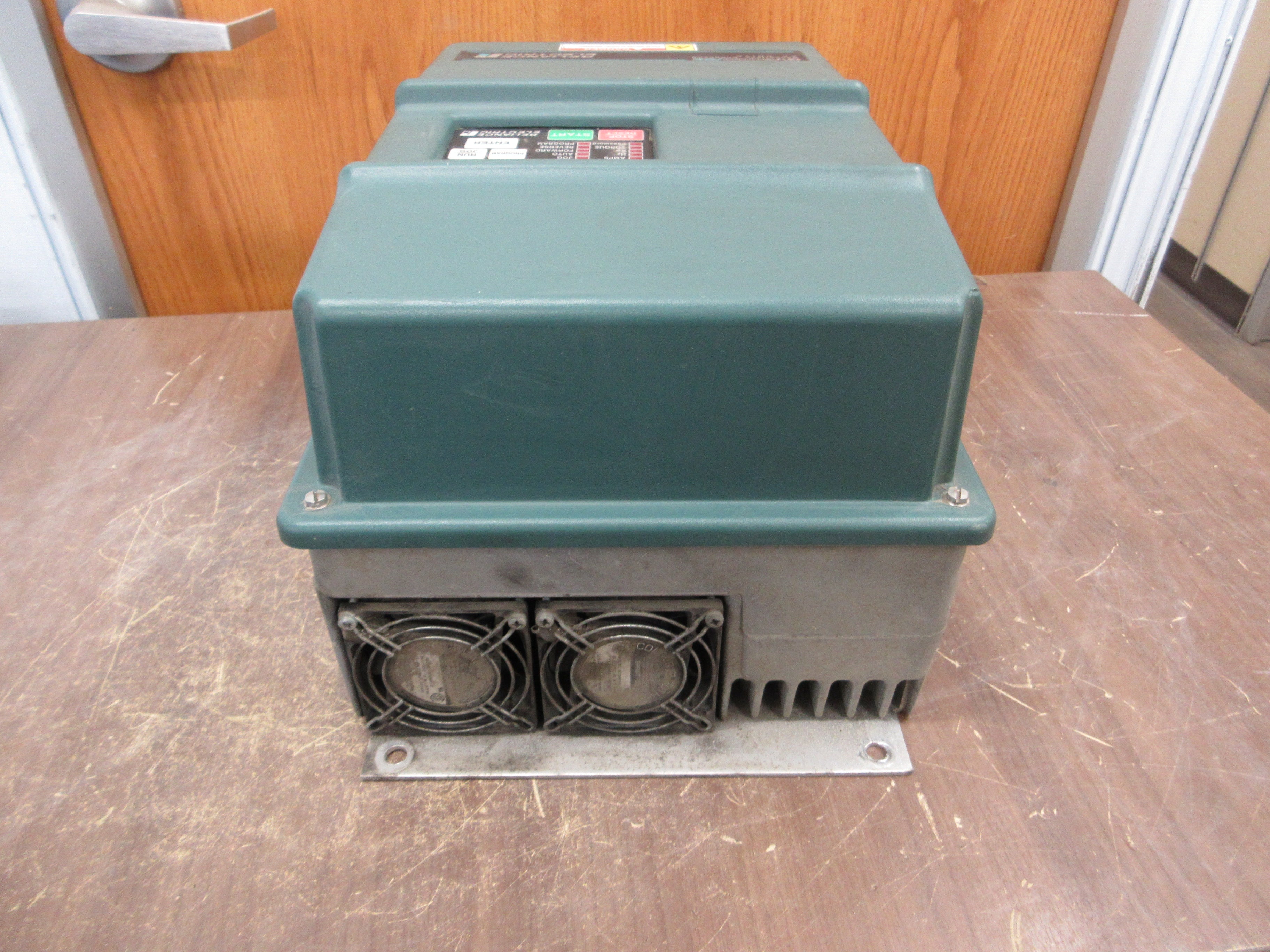 Reliance GV3000/SE AC Drive 15V4260 15HP 3Ph Used