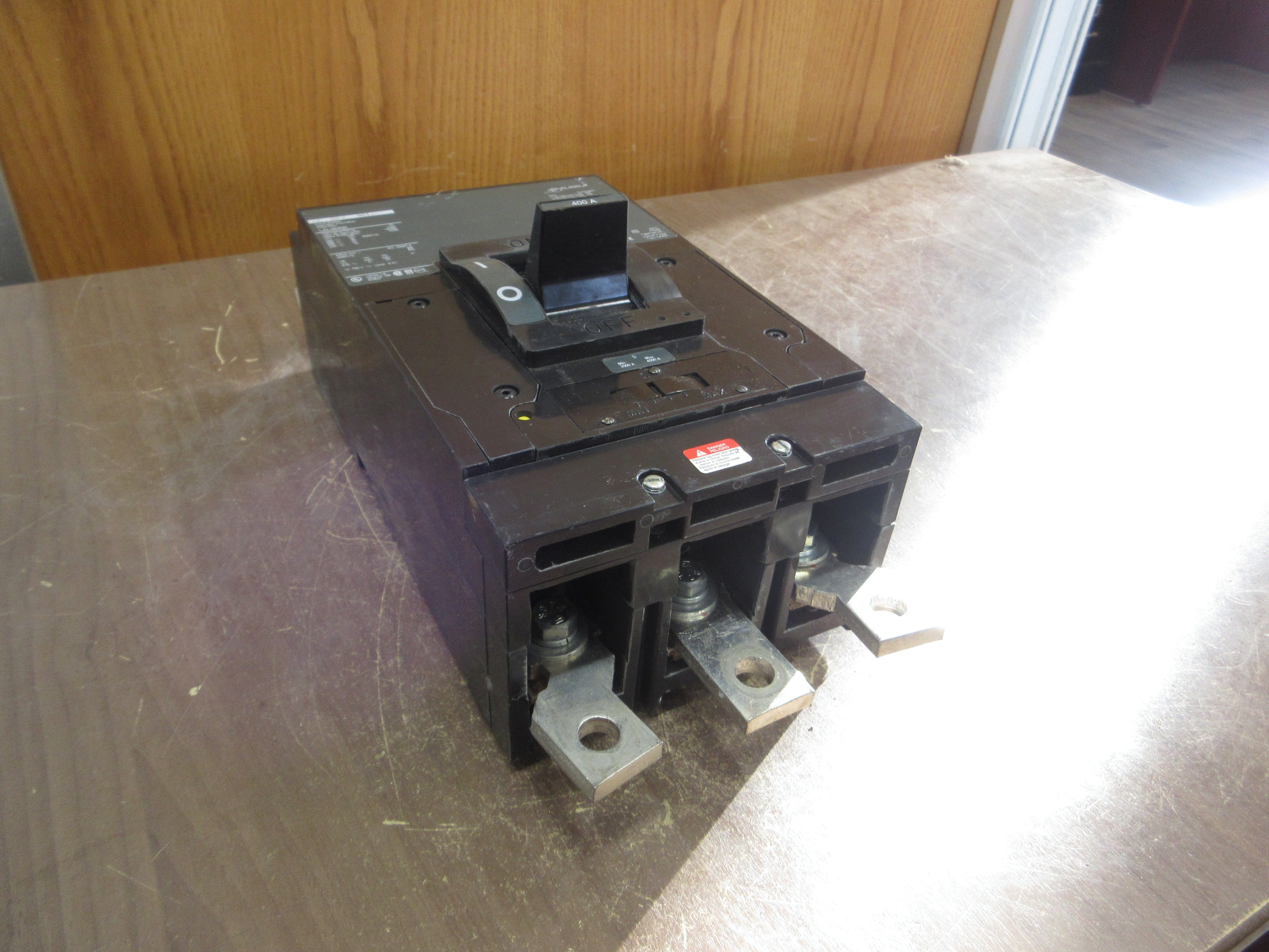 Square D Circuit Breaker LAL36400 400A 600V 3P Used