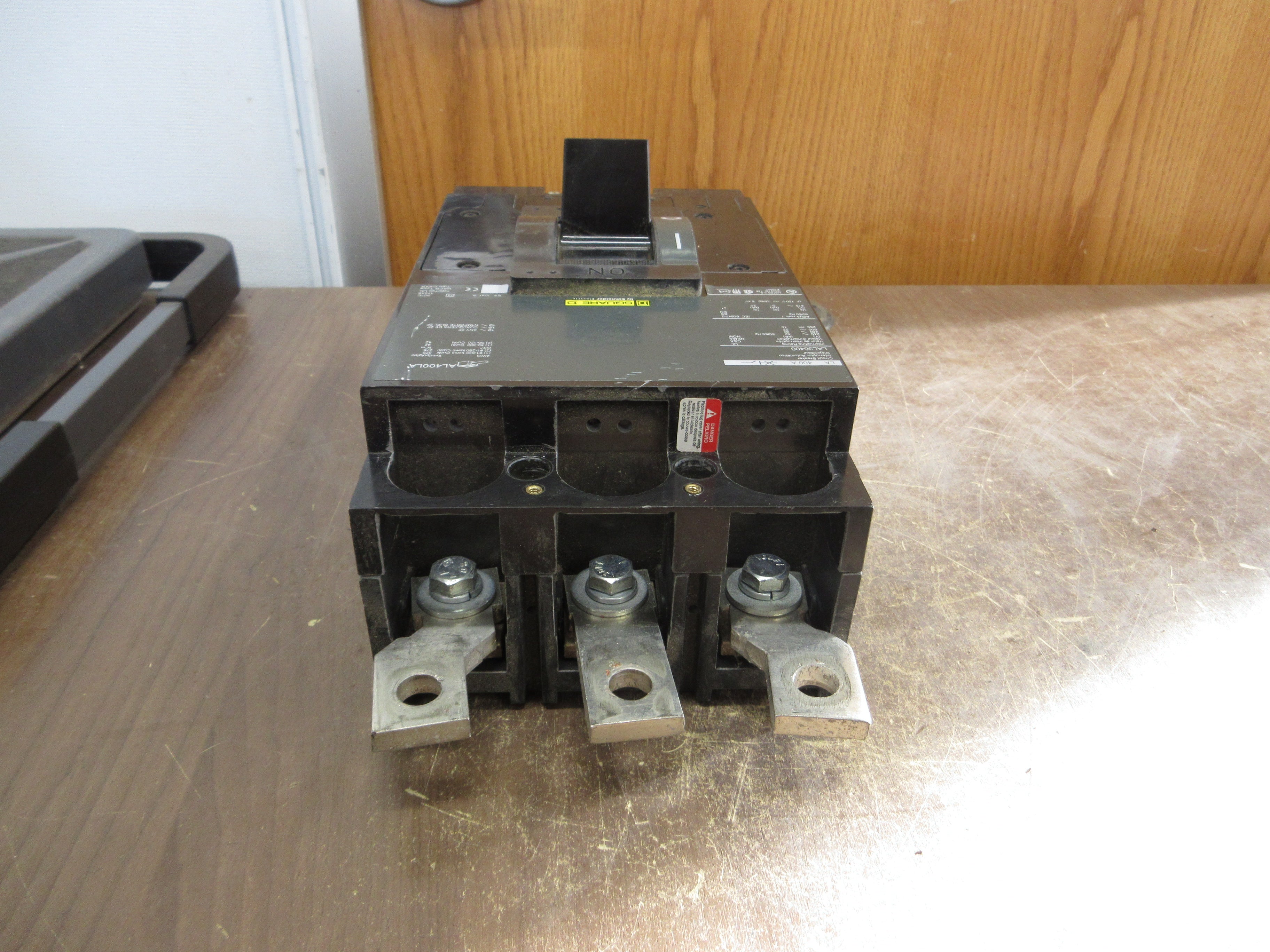 Square D Circuit Breaker LAL36400 400A 600V 3P Used