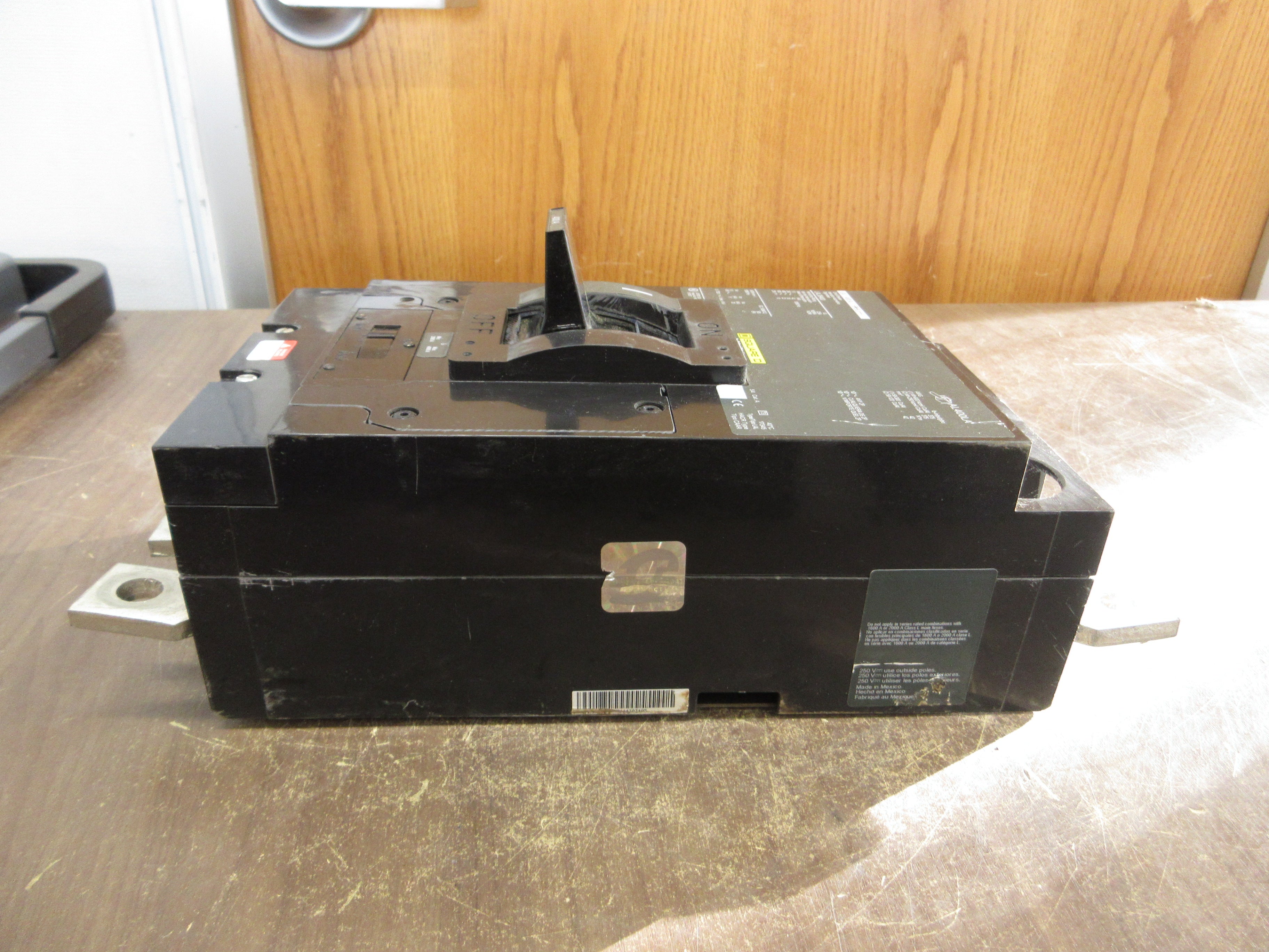 Square D Circuit Breaker LAL36400 400A 600V 3P Used