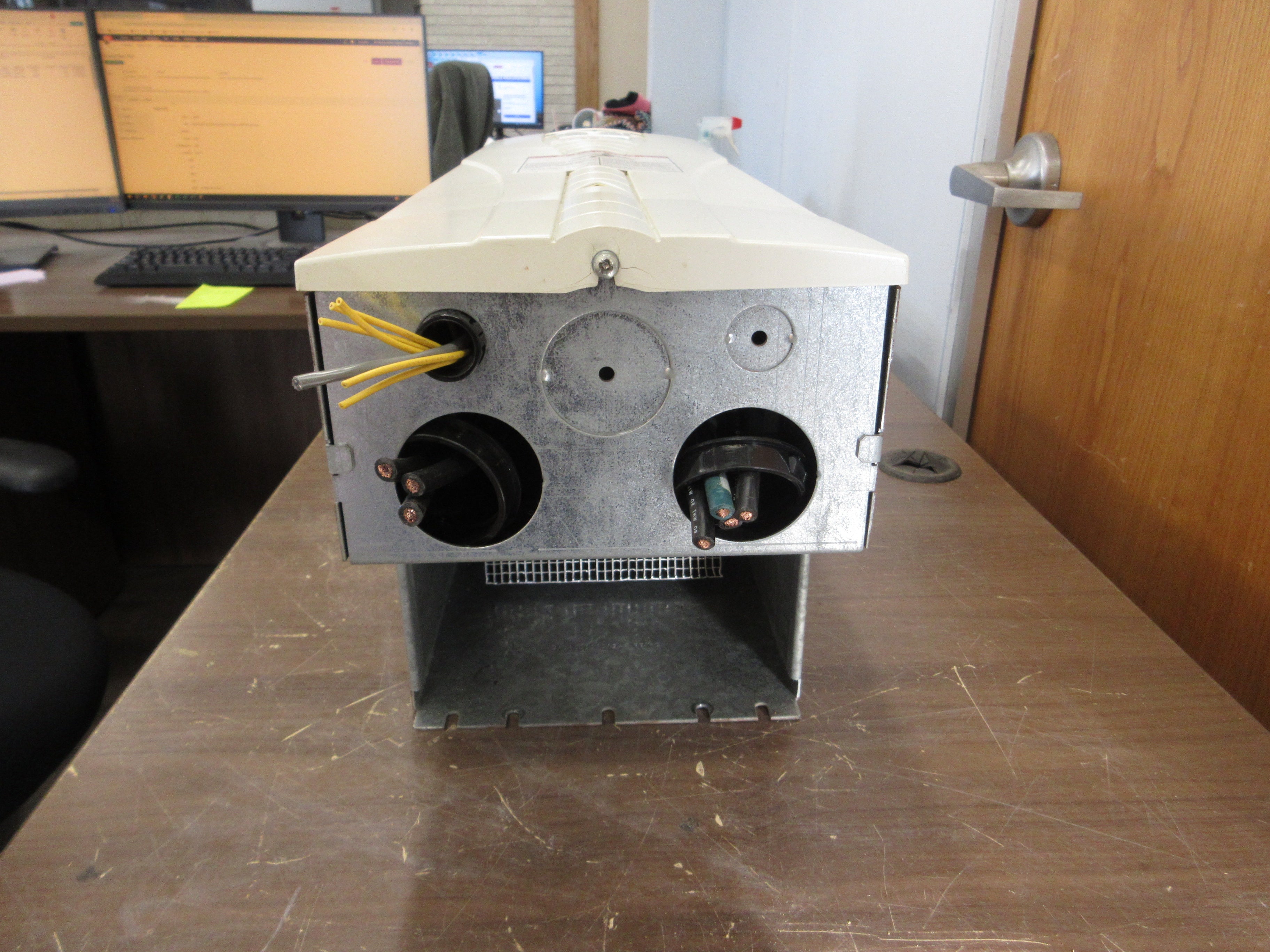 ABB ACH550 AC Drive ACH550-UH-072A-4 50HP 3Ph w/ Keypad Used