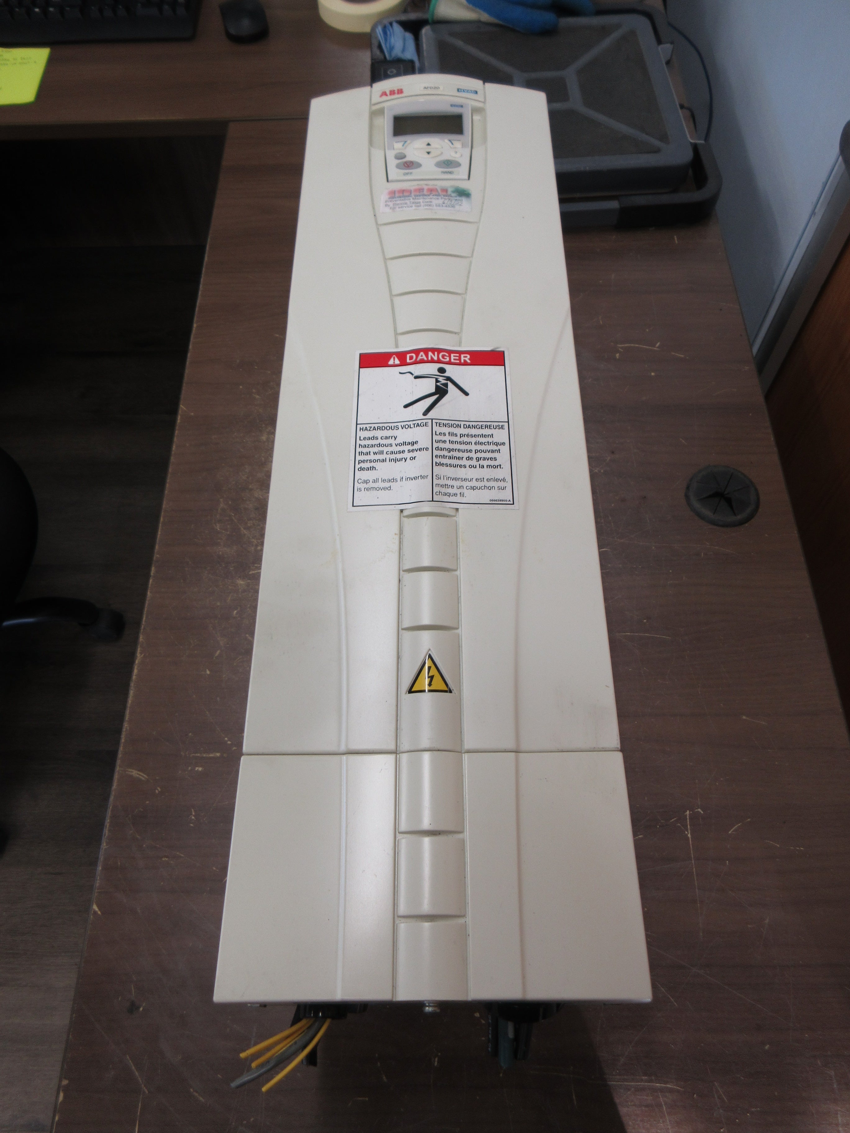 ABB ACH550 AC Drive ACH550-UH-072A-4 50HP 3Ph w/ Keypad Used