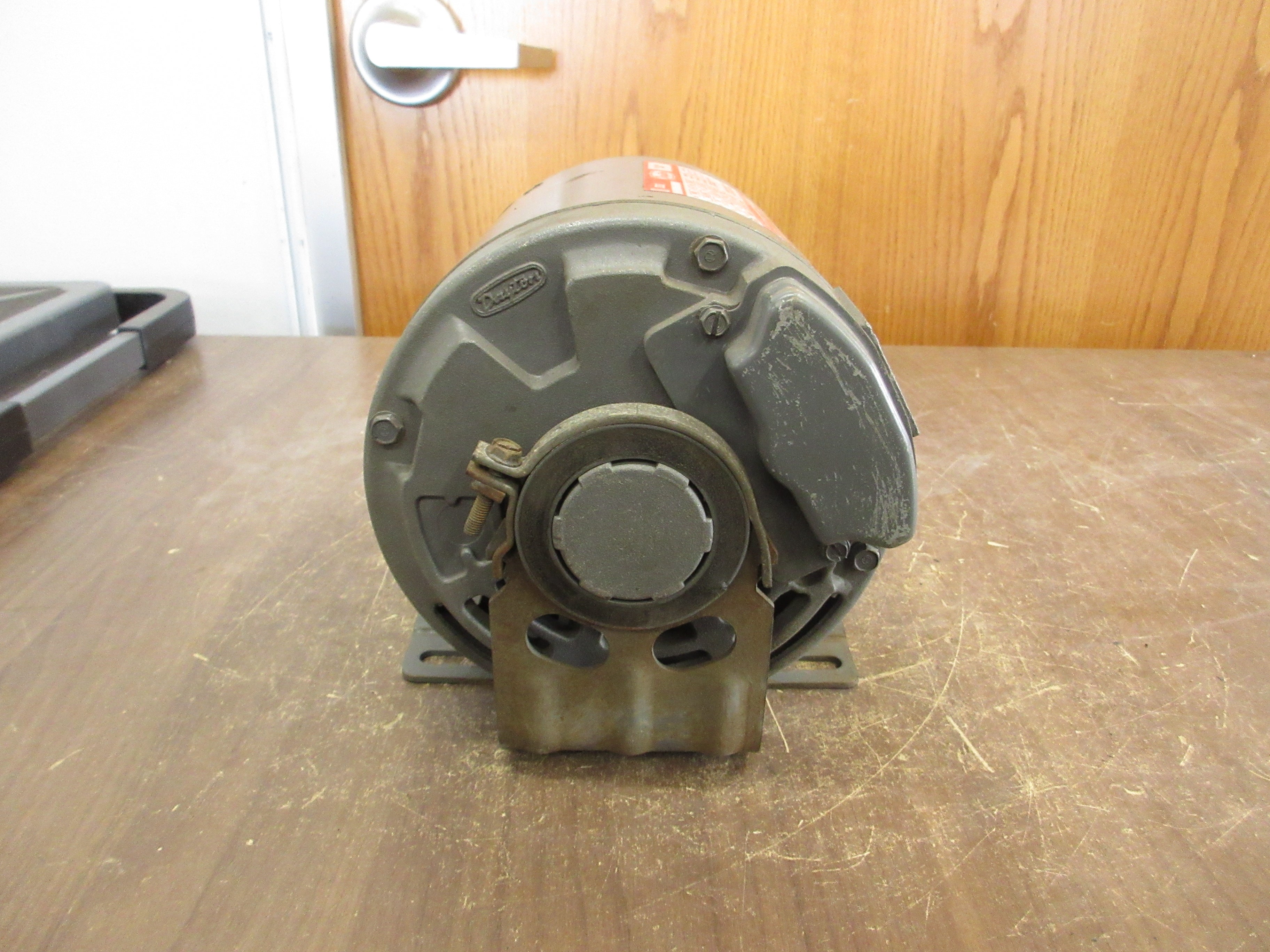 Dayton Motor 3N487B 3/4HP 1800RPM 208-220/440V 2.8-2.7/1.35A 50/60Hz 3Ph Used