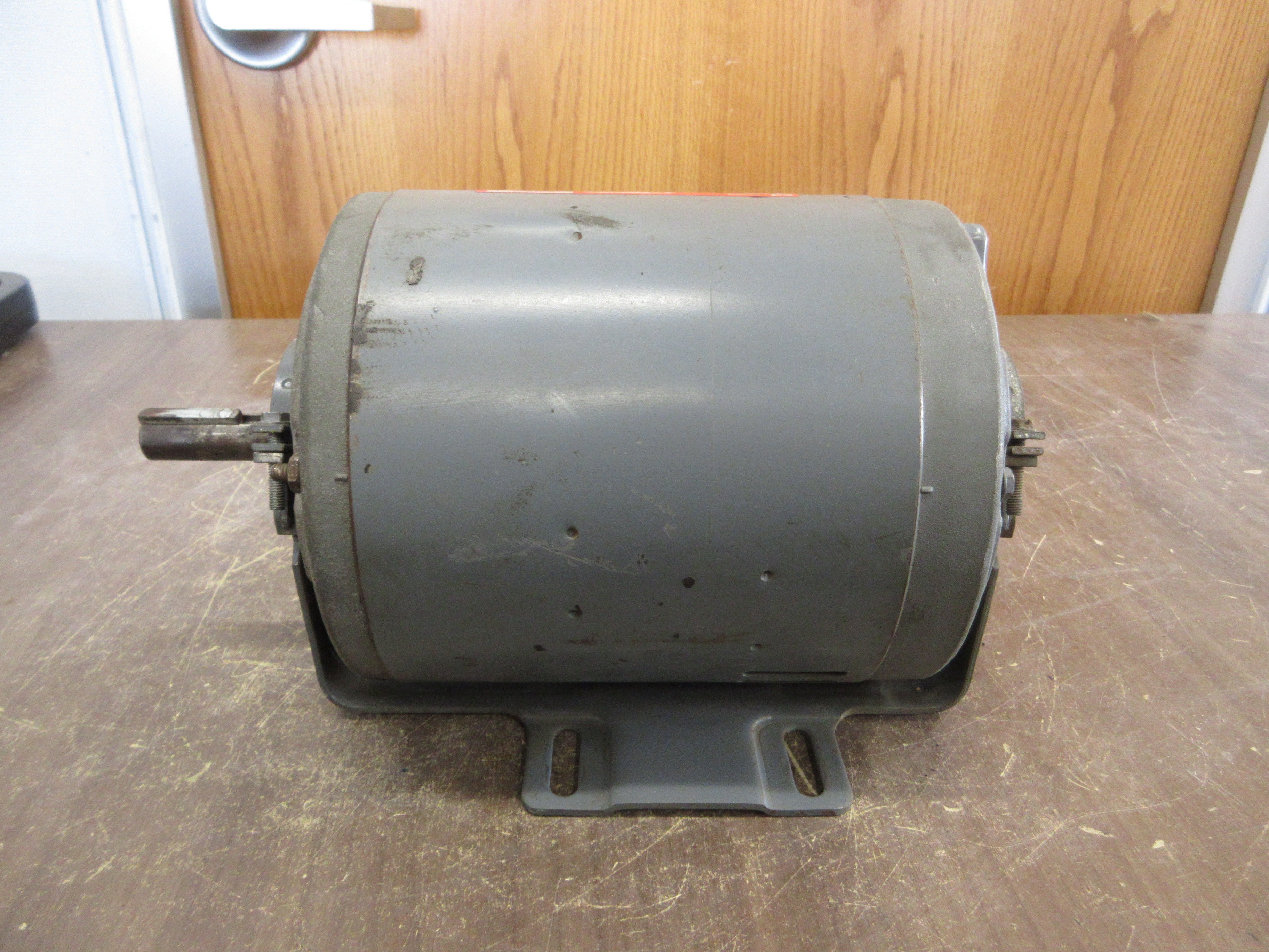Dayton Motor 3N487B 3/4HP 1800RPM 208-220/440V 2.8-2.7/1.35A 50/60Hz 3Ph Used