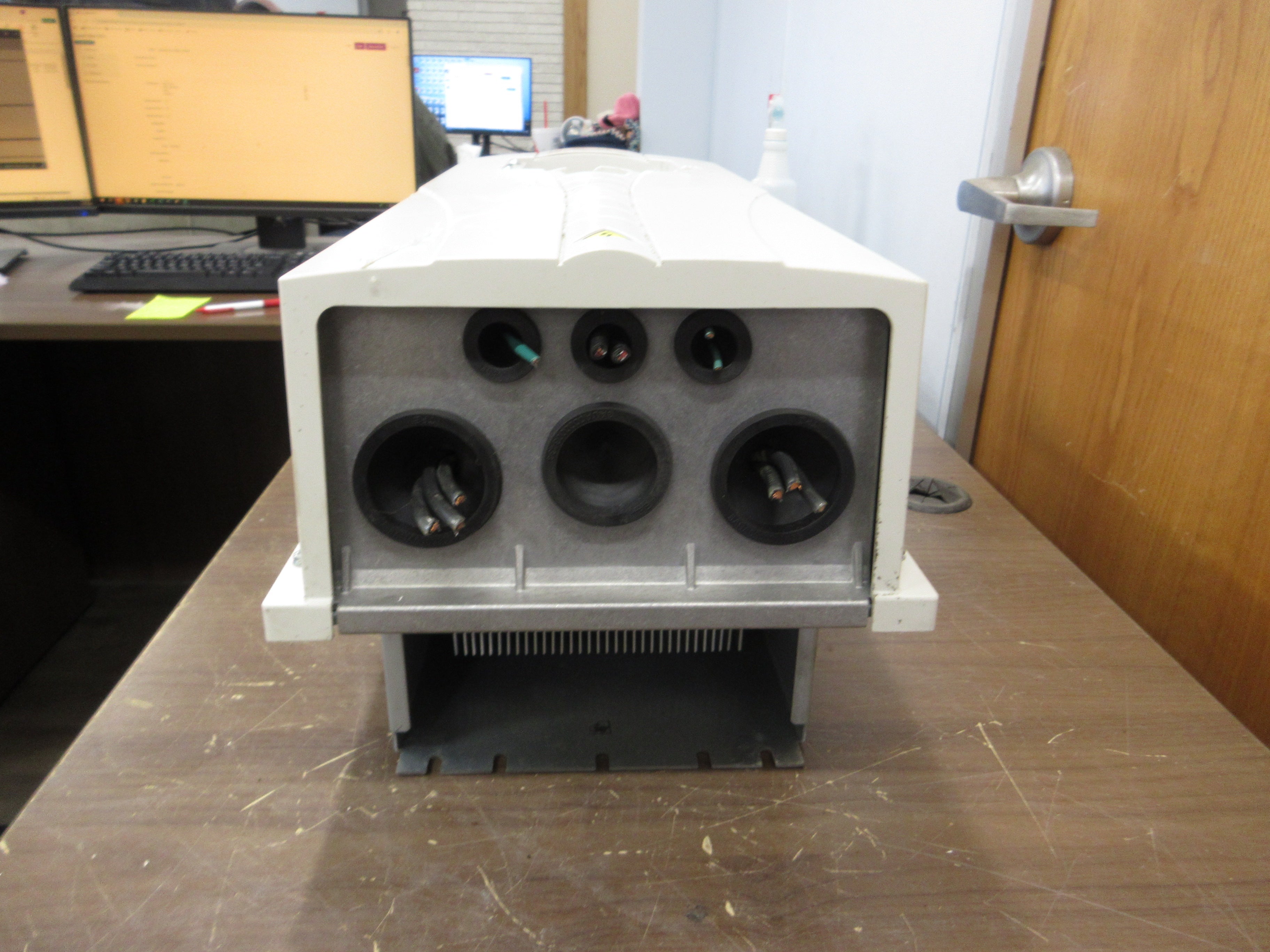 ABB ACH550 AC Drive ACH550-UH-038A-4+B055 25HP 3Ph Type 12 Enclosure w/ Keypad