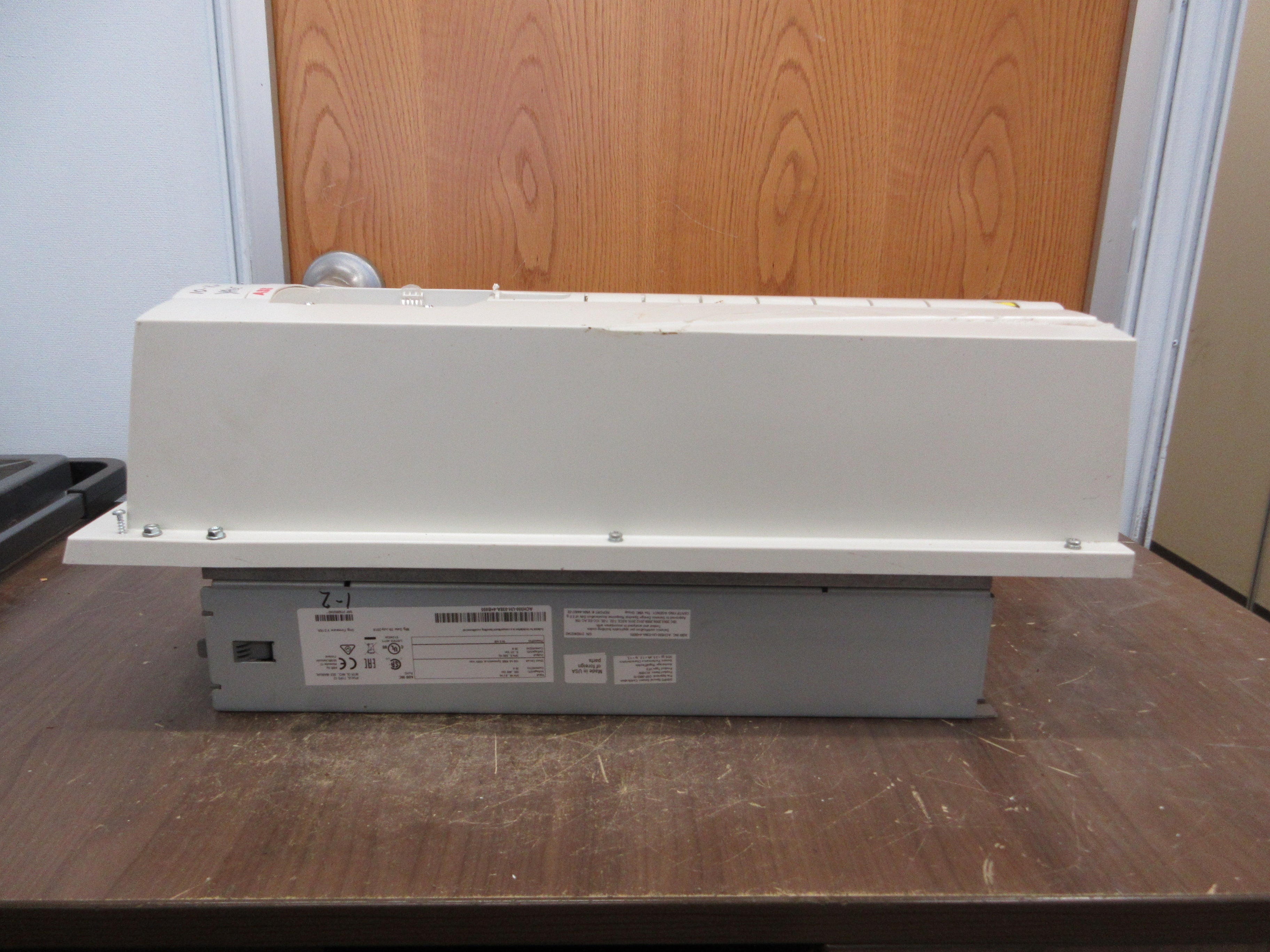 ABB ACH550 AC Drive ACH550-UH-038A-4+B055 25HP 3Ph Type 12 Enclosure w/ Keypad