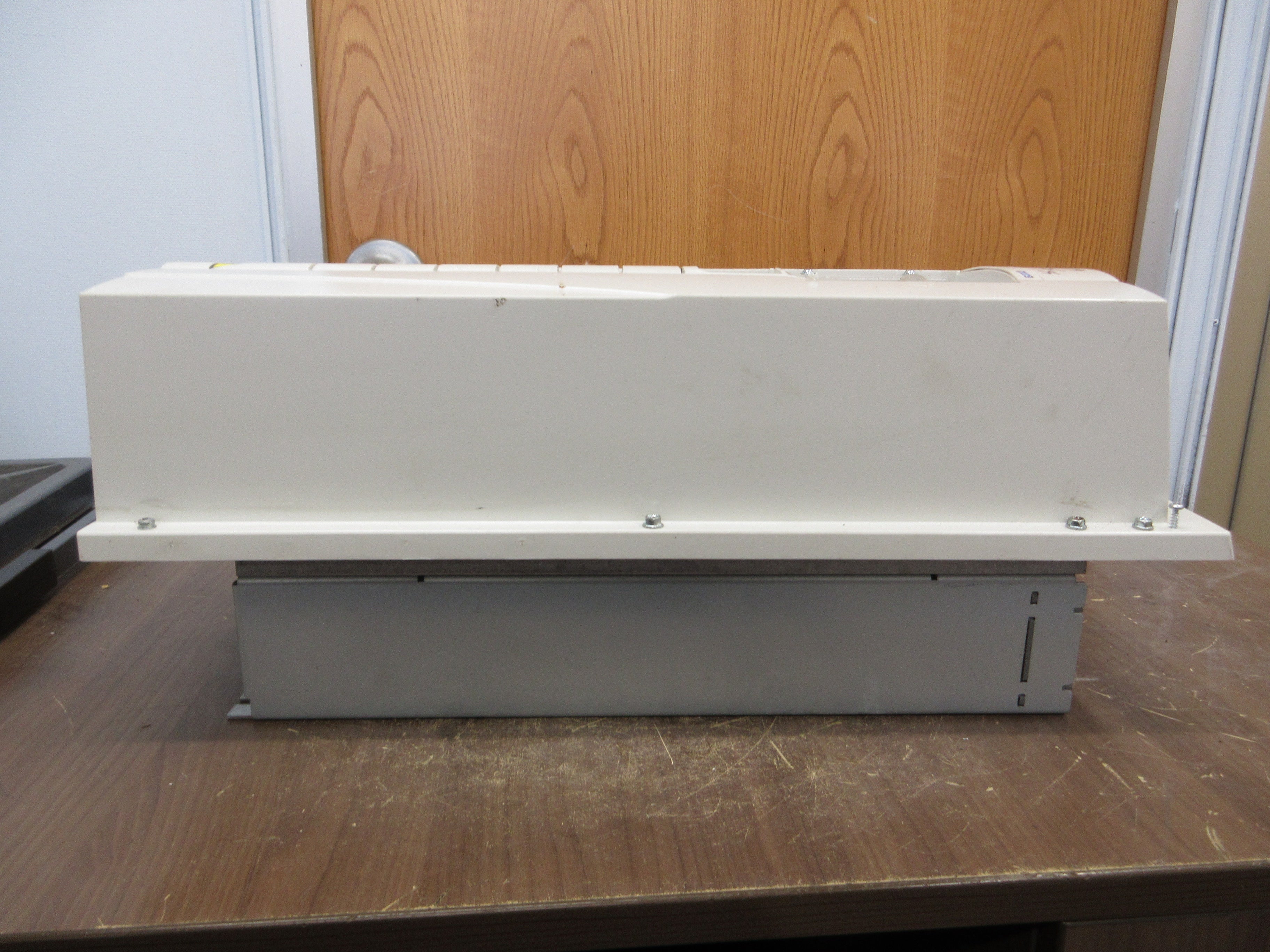 ABB ACH550 AC Drive ACH550-UH-038A-4+B055 25HP 3Ph Type 12 Enclosure w/ Keypad